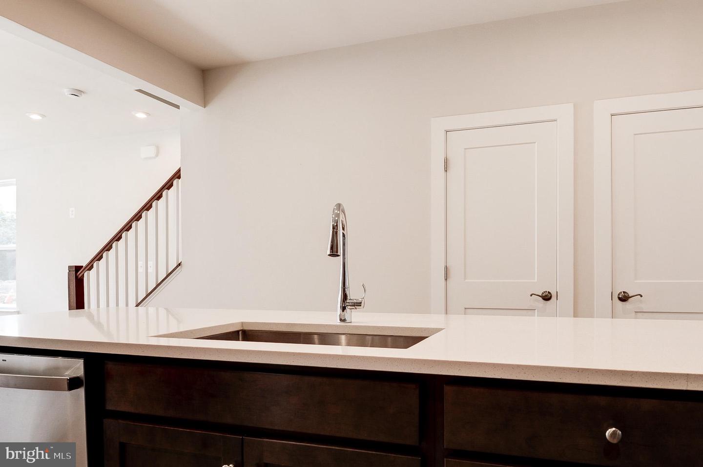 43792 MIDDLEWAY TER, ASHBURN, Virginia 20147, 3 Bedrooms Bedrooms, ,2 BathroomsBathrooms,Residential,For sale,43792 MIDDLEWAY TER,VALO2107554 MLS # VALO2107554