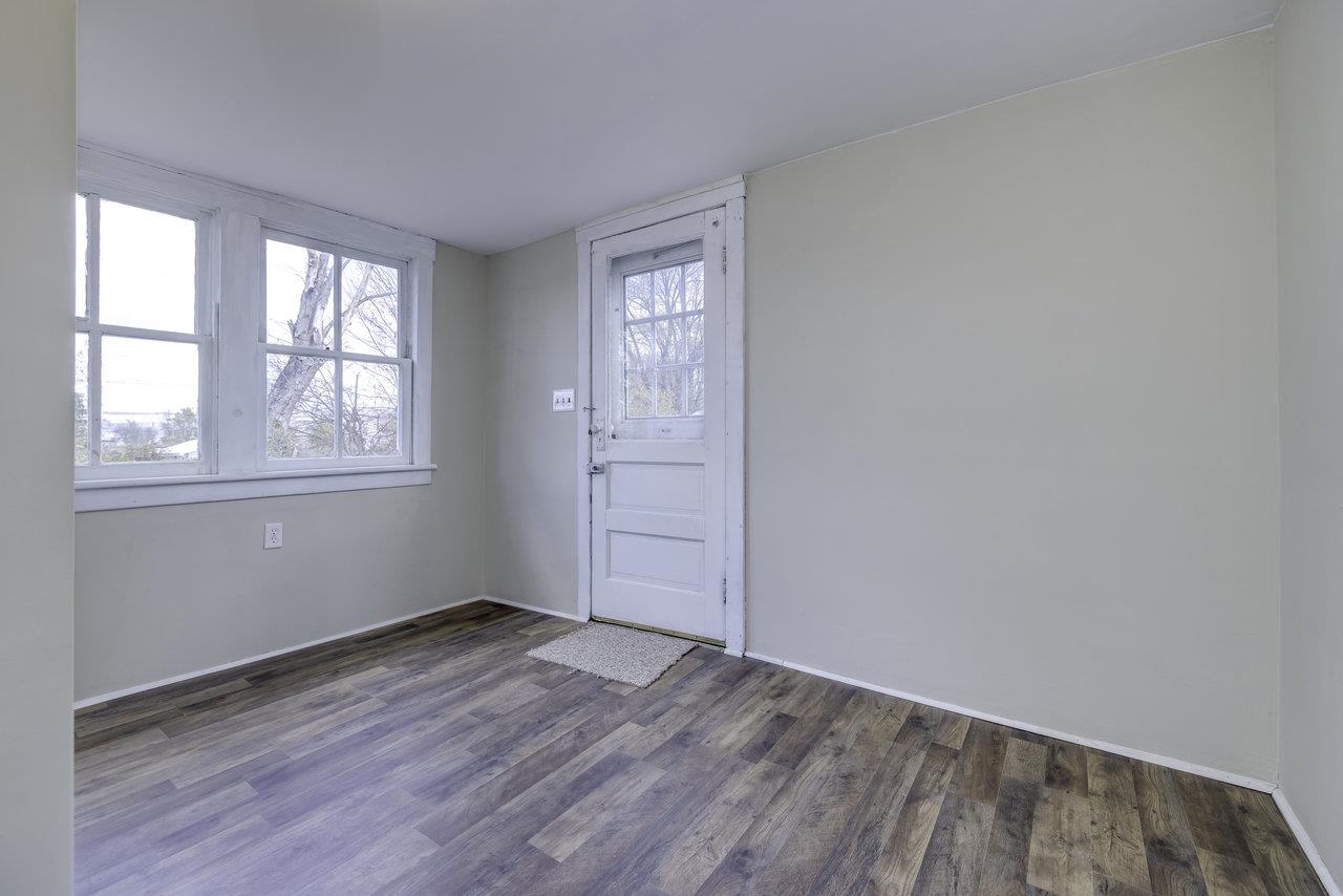 11904 NORTH VALLEY PIKE, BROADWAY, Virginia 22815, 3 Bedrooms Bedrooms, ,1 BathroomBathrooms,Residential,11904 NORTH VALLEY PIKE,669340 MLS # 669340