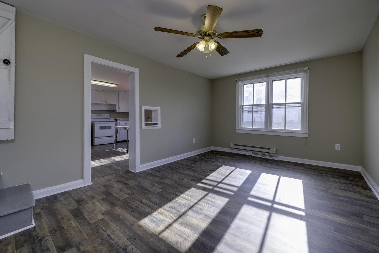11904 NORTH VALLEY PIKE, BROADWAY, Virginia 22815, 3 Bedrooms Bedrooms, ,1 BathroomBathrooms,Residential,11904 NORTH VALLEY PIKE,669340 MLS # 669340
