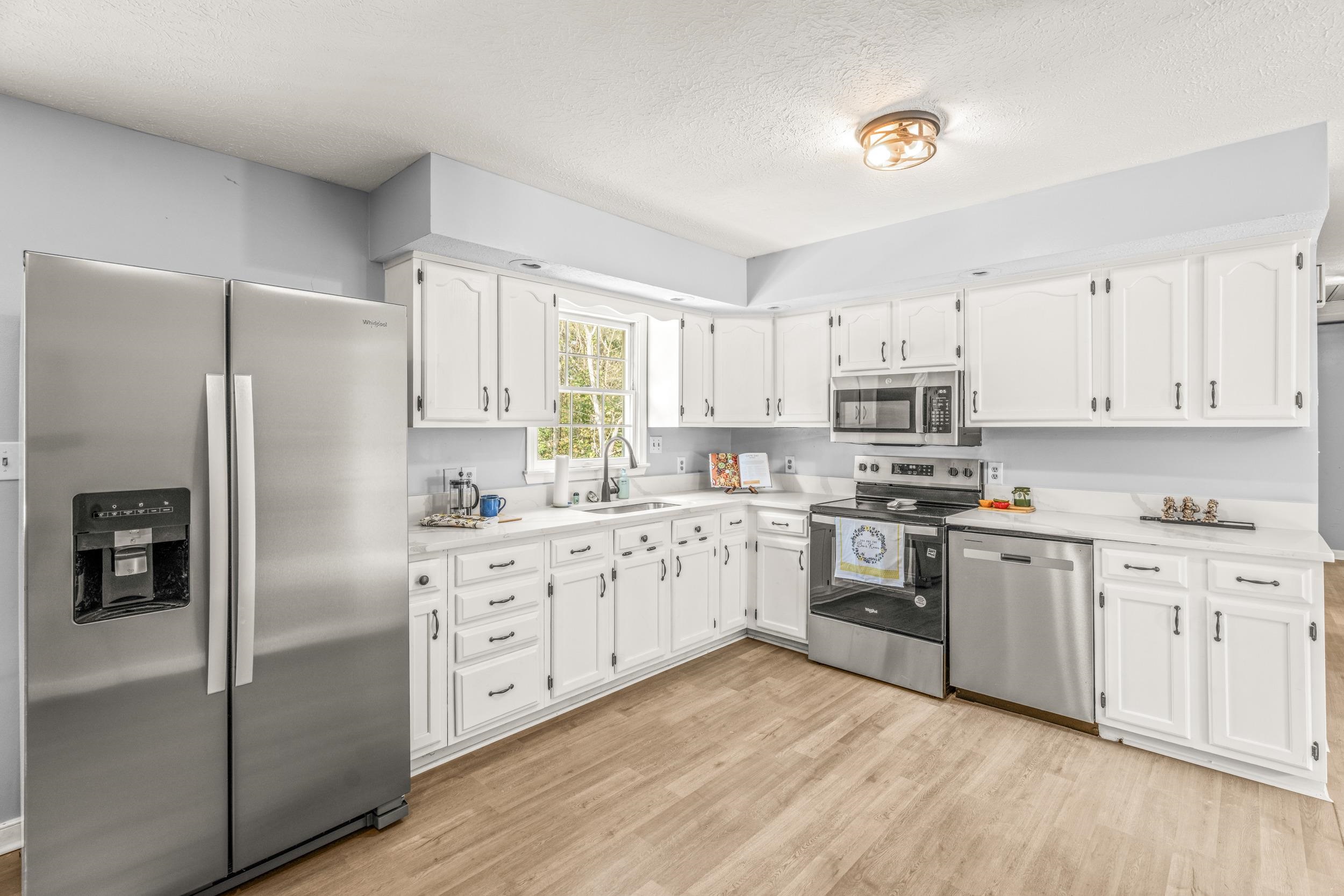 17 WHITE OAK DR, VERONA, Virginia 24482, 4 Bedrooms Bedrooms, ,3 BathroomsBathrooms,Residential,17 White Oak Dr.,17 WHITE OAK DR,669345 MLS # 669345