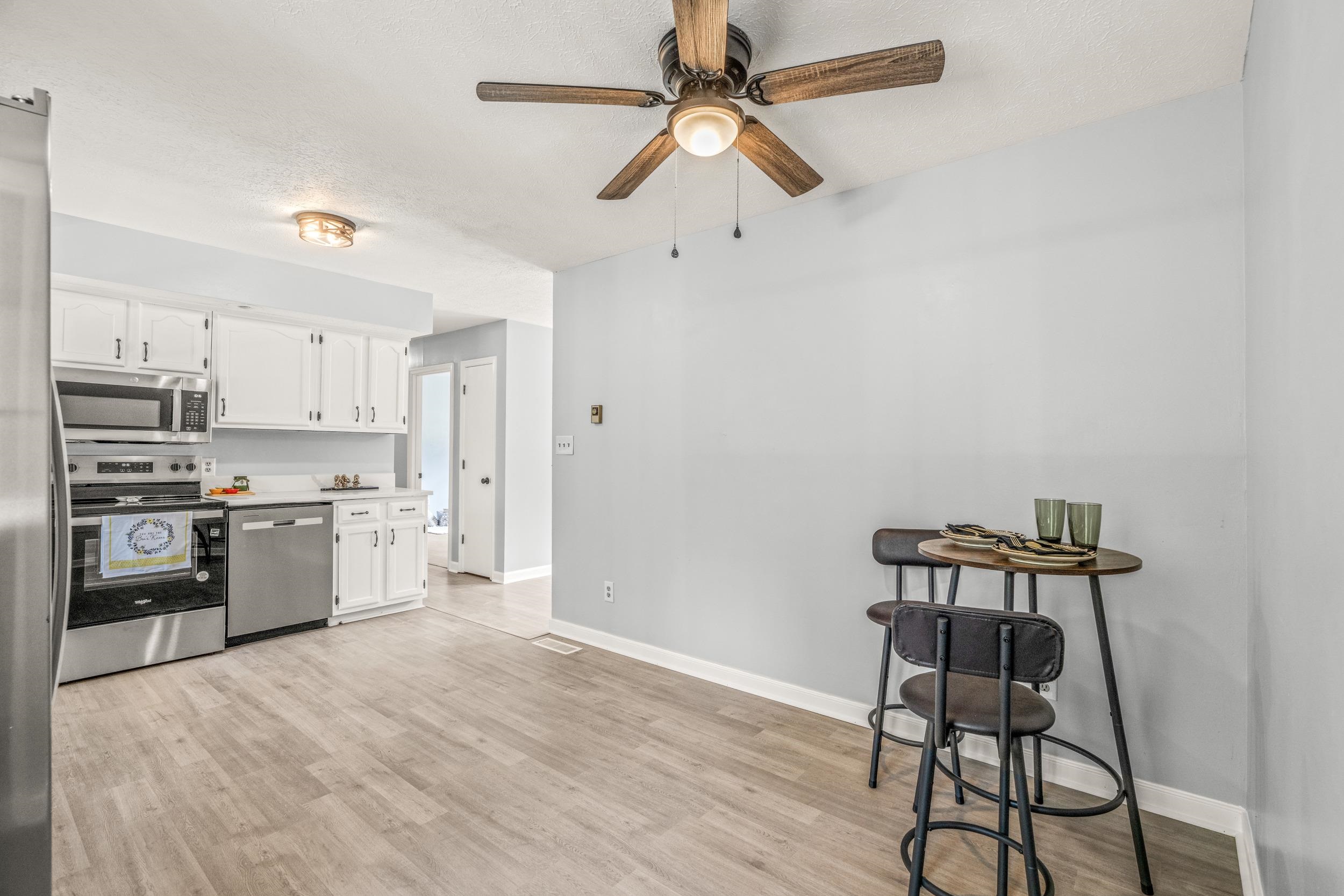 17 WHITE OAK DR, VERONA, Virginia 24482, 4 Bedrooms Bedrooms, ,3 BathroomsBathrooms,Residential,17 White Oak Dr.,17 WHITE OAK DR,669345 MLS # 669345