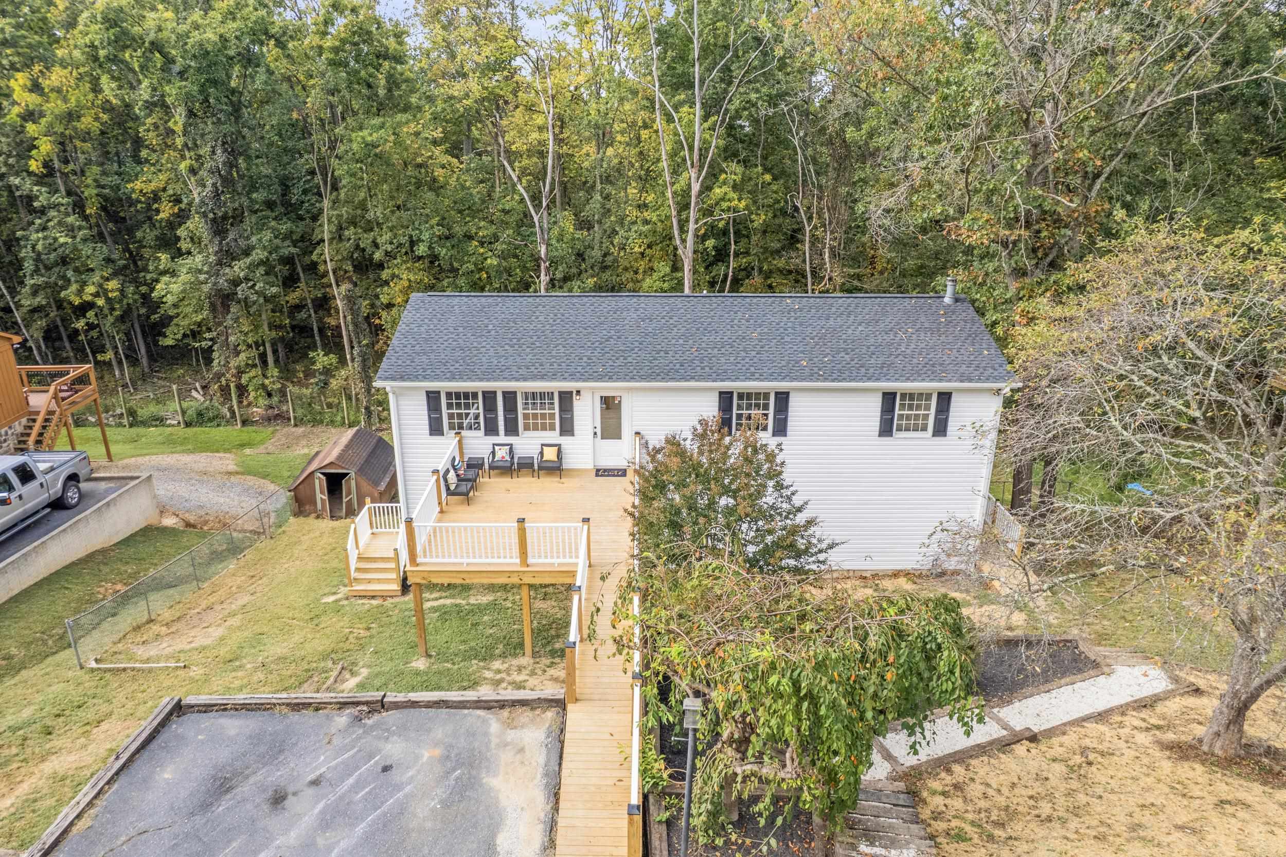 17 WHITE OAK DR, VERONA, Virginia 24482, 4 Bedrooms Bedrooms, ,3 BathroomsBathrooms,Residential,17 White Oak Dr.,17 WHITE OAK DR,669345 MLS # 669345
