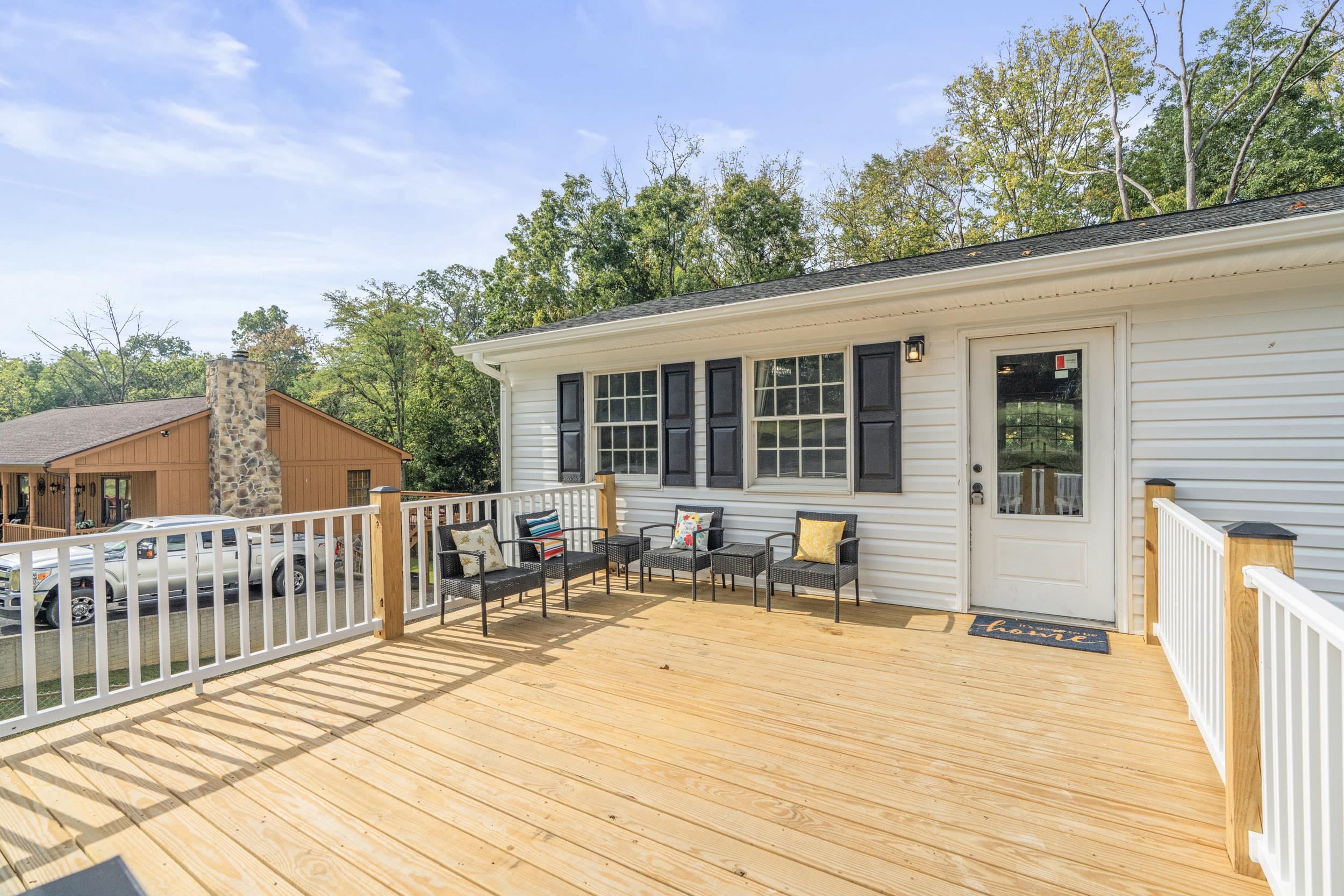 17 WHITE OAK DR, VERONA, Virginia 24482, 4 Bedrooms Bedrooms, ,3 BathroomsBathrooms,Residential,17 White Oak Dr.,17 WHITE OAK DR,669345 MLS # 669345