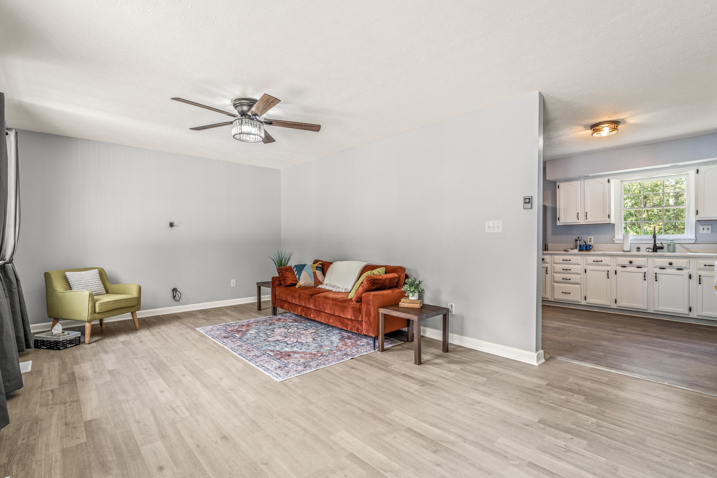 17 WHITE OAK DR, VERONA, Virginia 24482, 4 Bedrooms Bedrooms, ,3 BathroomsBathrooms,Residential,17 White Oak Dr.,17 WHITE OAK DR,669345 MLS # 669345