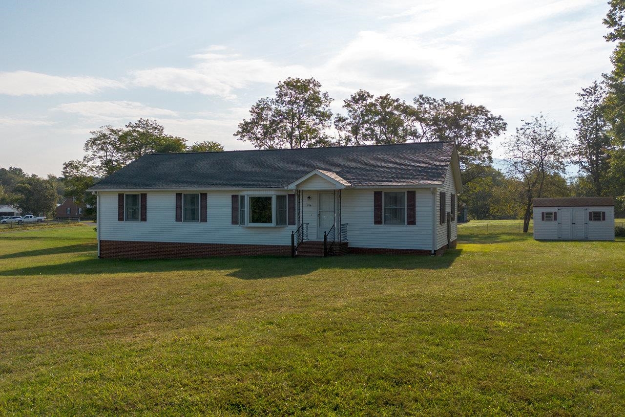 1529 GOODRICH RD, STANLEY, Virginia 22851, 3 Bedrooms Bedrooms, ,2 BathroomsBathrooms,Residential,1529 GOODRICH RD,669346 MLS # 669346