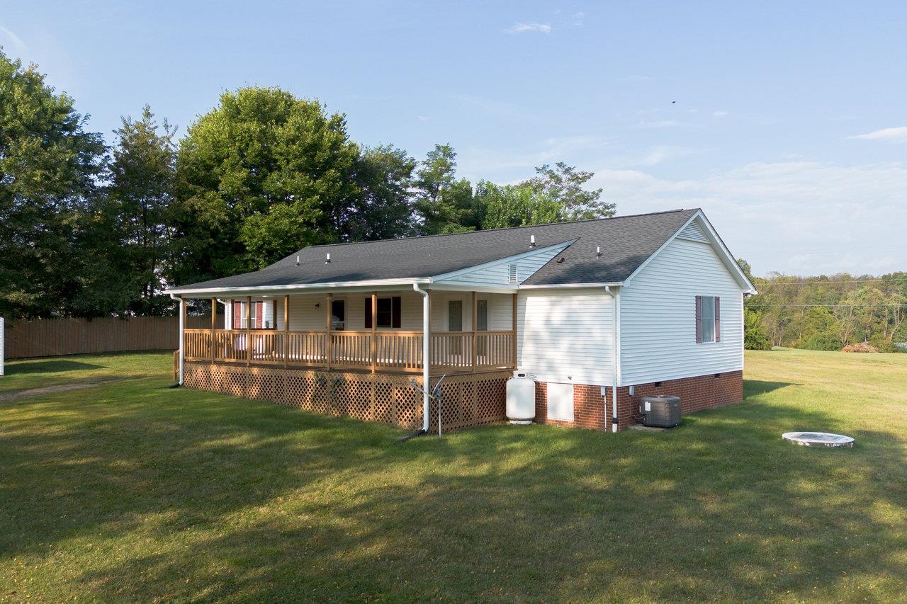 1529 GOODRICH RD, STANLEY, Virginia 22851, 3 Bedrooms Bedrooms, ,2 BathroomsBathrooms,Residential,1529 GOODRICH RD,669346 MLS # 669346