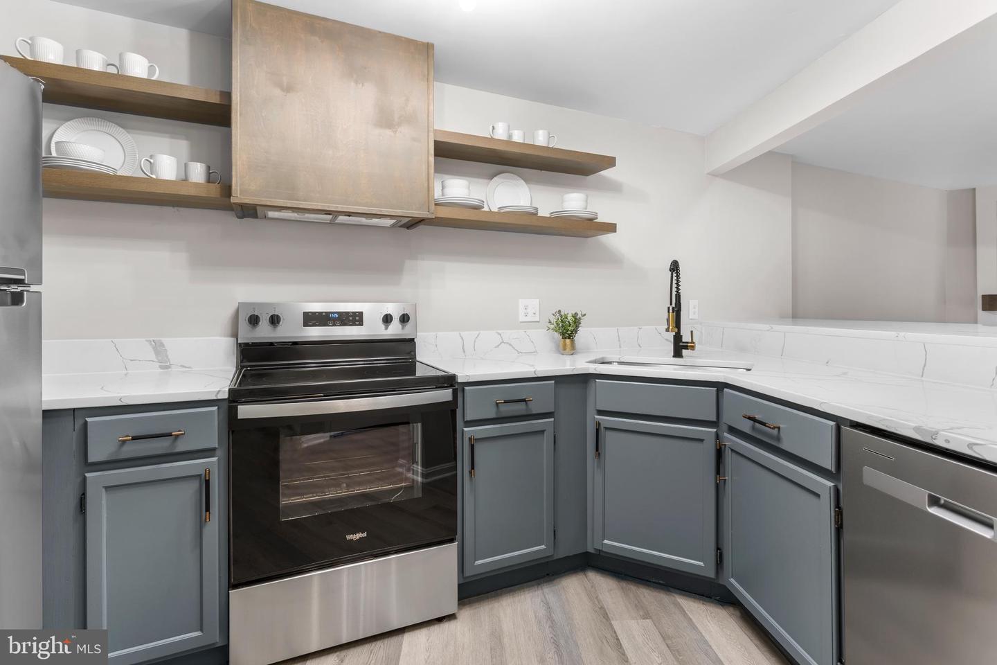 5835 NORHAM DR, ALEXANDRIA, Virginia 22315, 2 Bedrooms Bedrooms, ,2 BathroomsBathrooms,Residential,For sale,5835 NORHAM DR,VAFX2263314 MLS # VAFX2263314