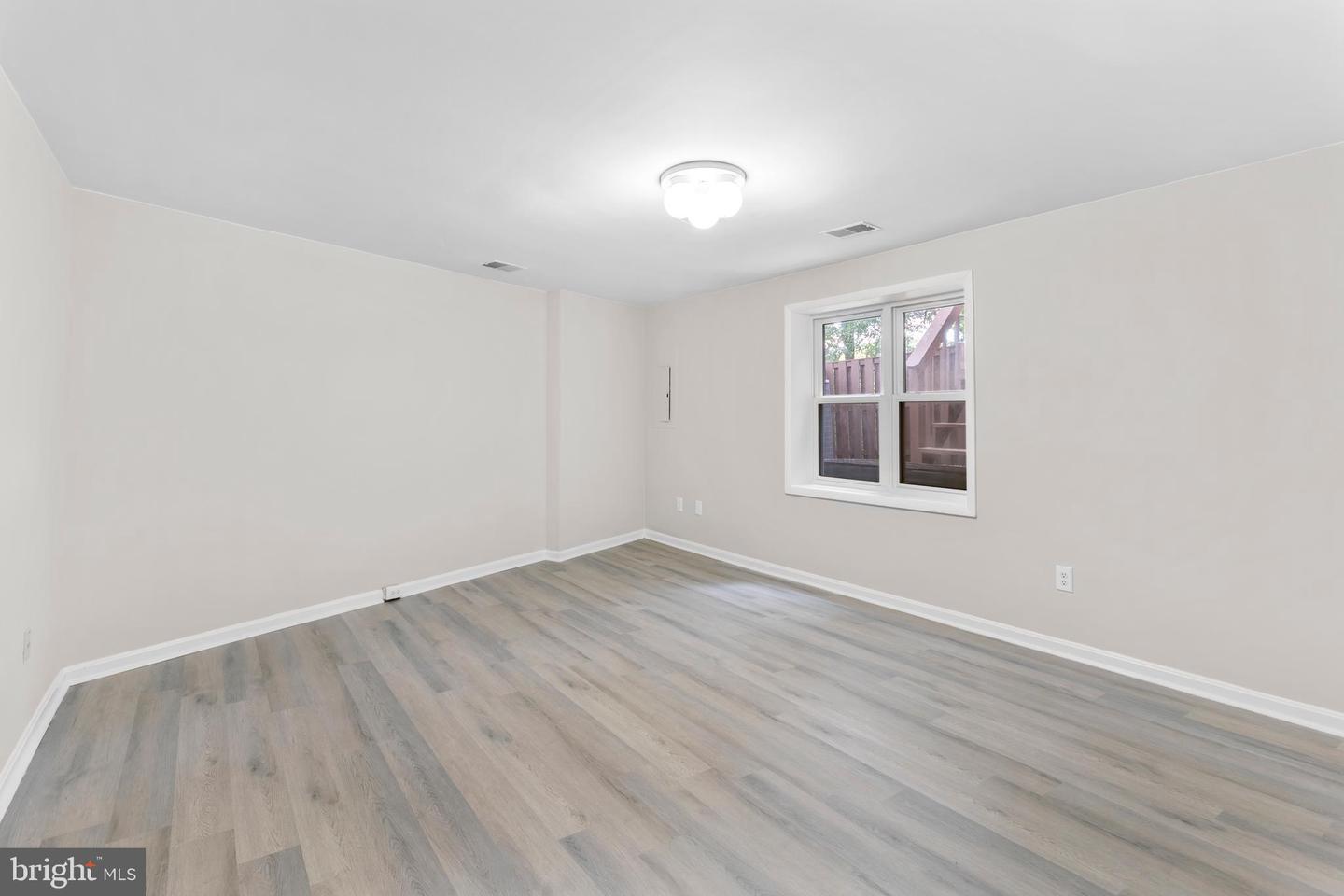 5835 NORHAM DR, ALEXANDRIA, Virginia 22315, 2 Bedrooms Bedrooms, ,2 BathroomsBathrooms,Residential,For sale,5835 NORHAM DR,VAFX2263314 MLS # VAFX2263314