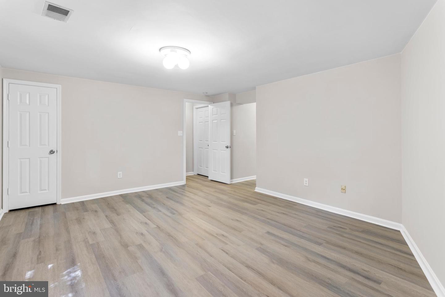 5835 NORHAM DR, ALEXANDRIA, Virginia 22315, 2 Bedrooms Bedrooms, ,2 BathroomsBathrooms,Residential,For sale,5835 NORHAM DR,VAFX2263314 MLS # VAFX2263314