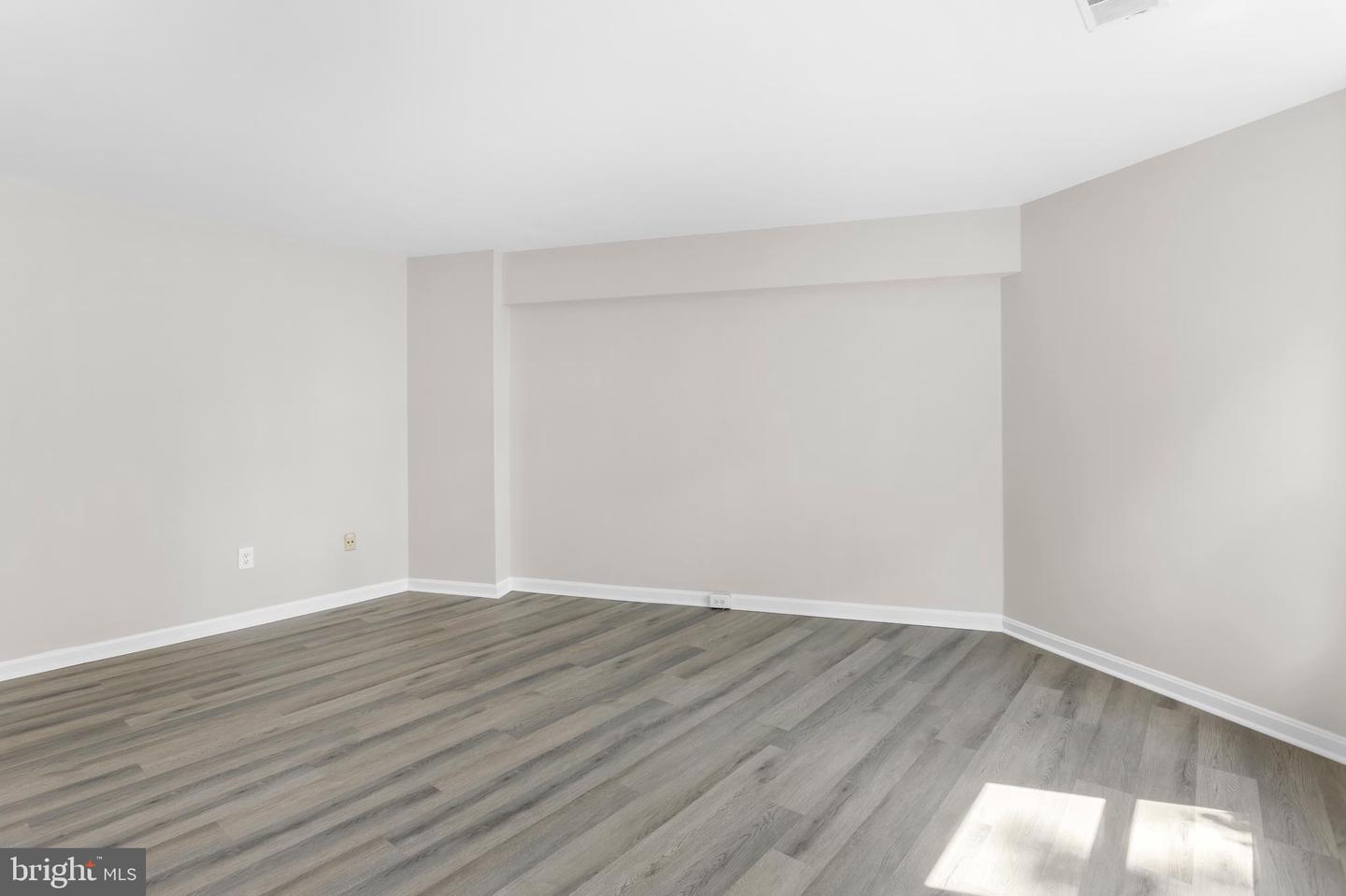 5835 NORHAM DR, ALEXANDRIA, Virginia 22315, 2 Bedrooms Bedrooms, ,2 BathroomsBathrooms,Residential,For sale,5835 NORHAM DR,VAFX2263314 MLS # VAFX2263314