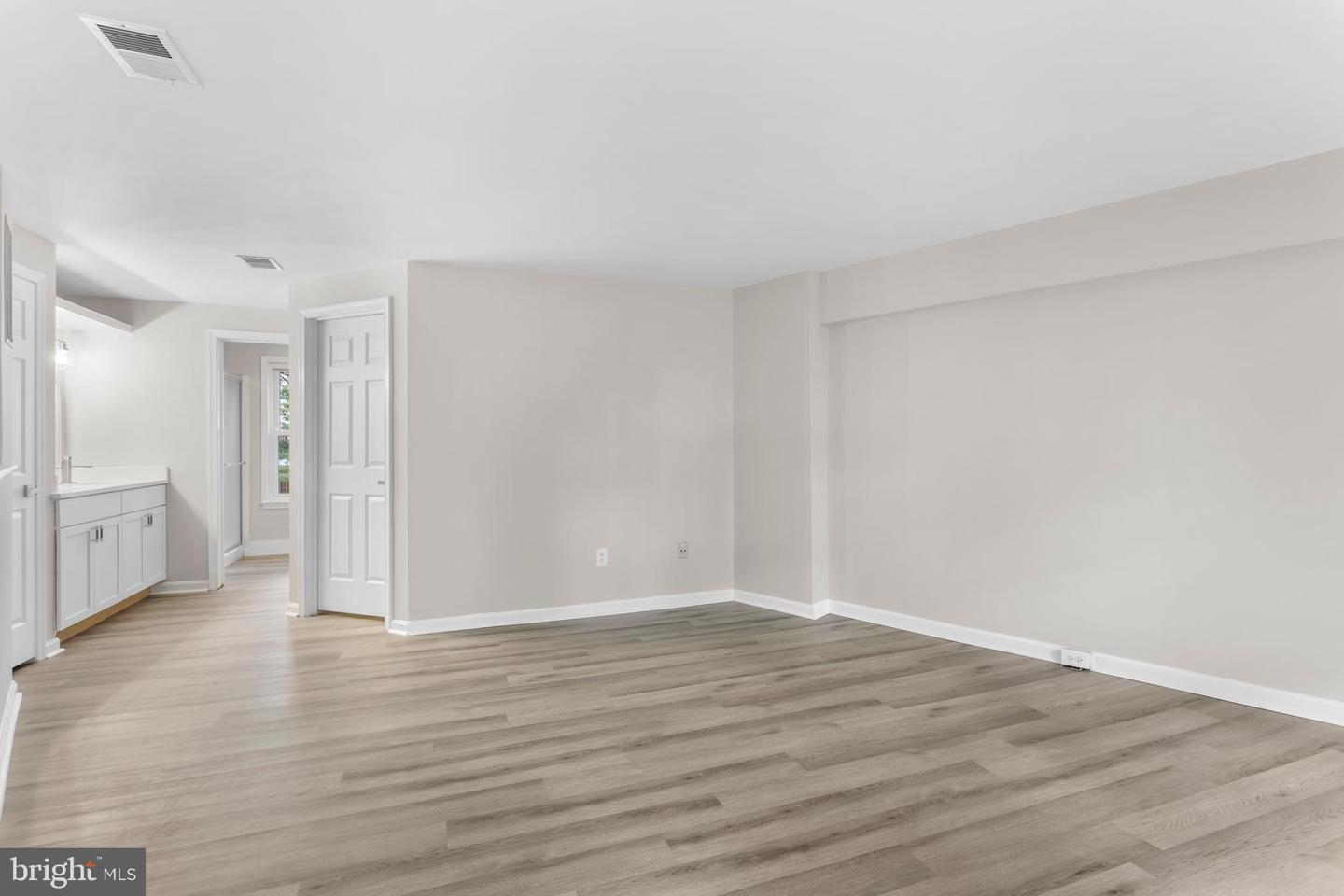5835 NORHAM DR, ALEXANDRIA, Virginia 22315, 2 Bedrooms Bedrooms, ,2 BathroomsBathrooms,Residential,For sale,5835 NORHAM DR,VAFX2263314 MLS # VAFX2263314