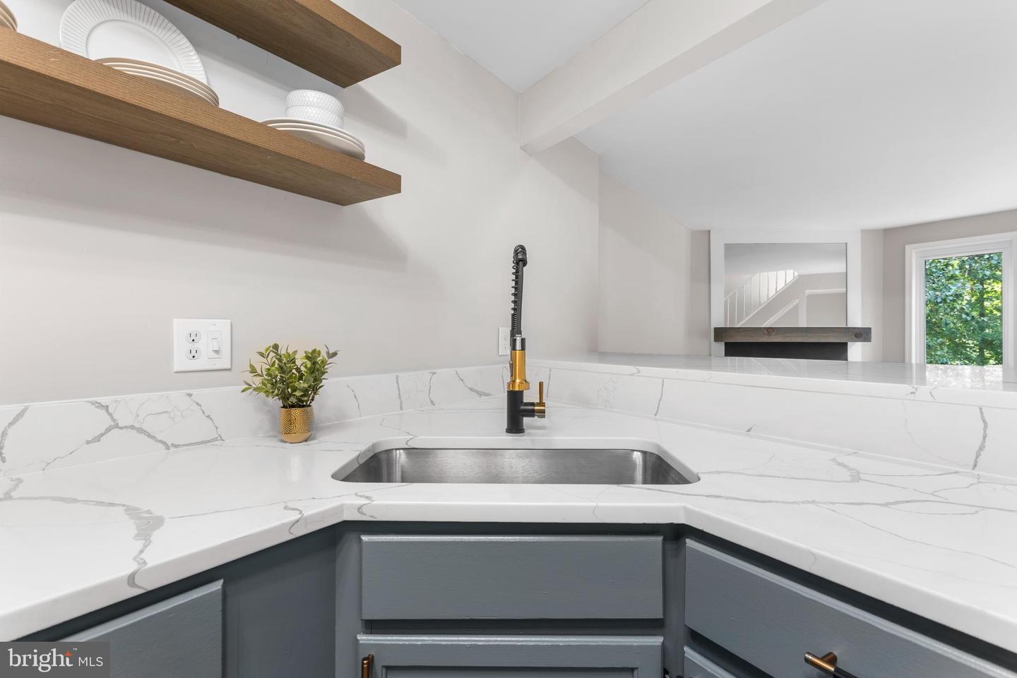 5835 NORHAM DR, ALEXANDRIA, Virginia 22315, 2 Bedrooms Bedrooms, ,2 BathroomsBathrooms,Residential,For sale,5835 NORHAM DR,VAFX2263314 MLS # VAFX2263314