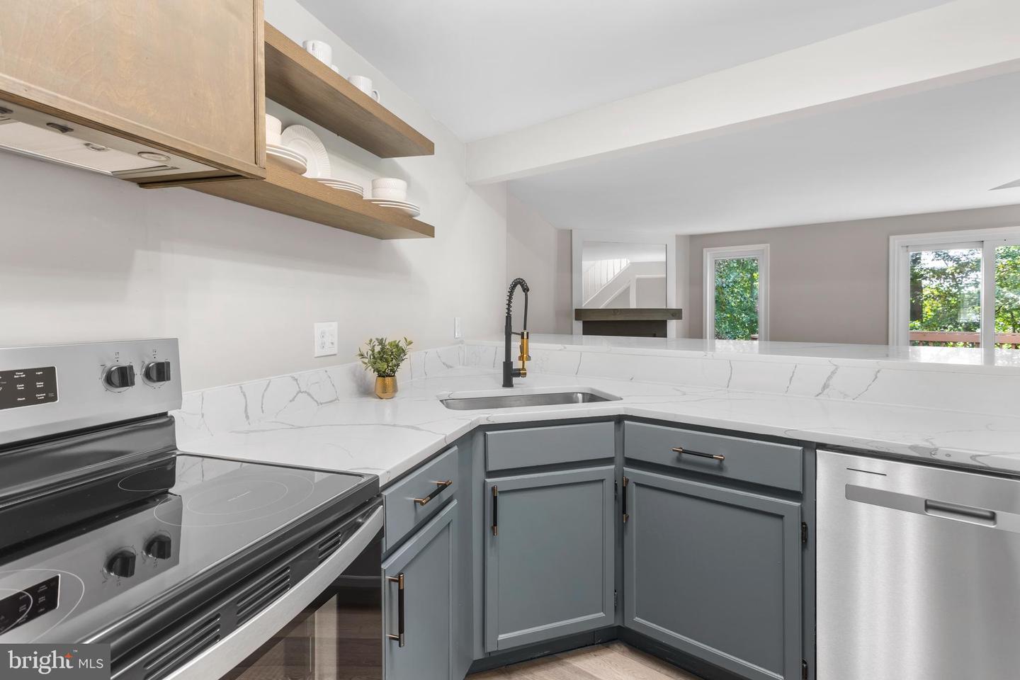5835 NORHAM DR, ALEXANDRIA, Virginia 22315, 2 Bedrooms Bedrooms, ,2 BathroomsBathrooms,Residential,For sale,5835 NORHAM DR,VAFX2263314 MLS # VAFX2263314