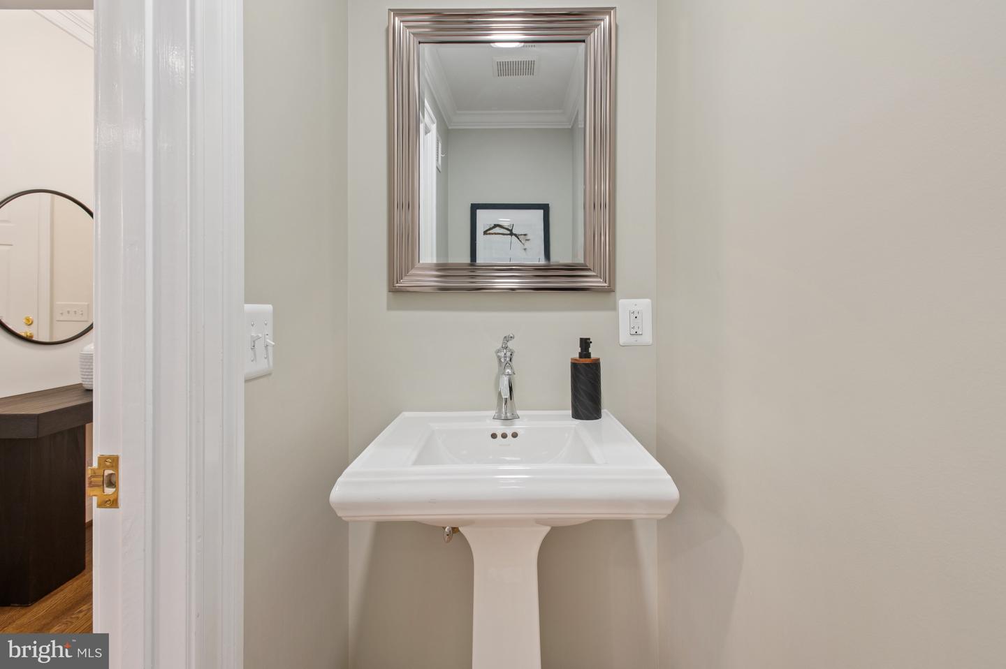 3930 HIGHWOOD CT NW, WASHINGTON, District Of Columbia 20007, 3 Bedrooms Bedrooms, 7 Rooms Rooms,3 BathroomsBathrooms,Residential,For sale,3930 HIGHWOOD CT NW,DCDC2217220 MLS # DCDC2217220