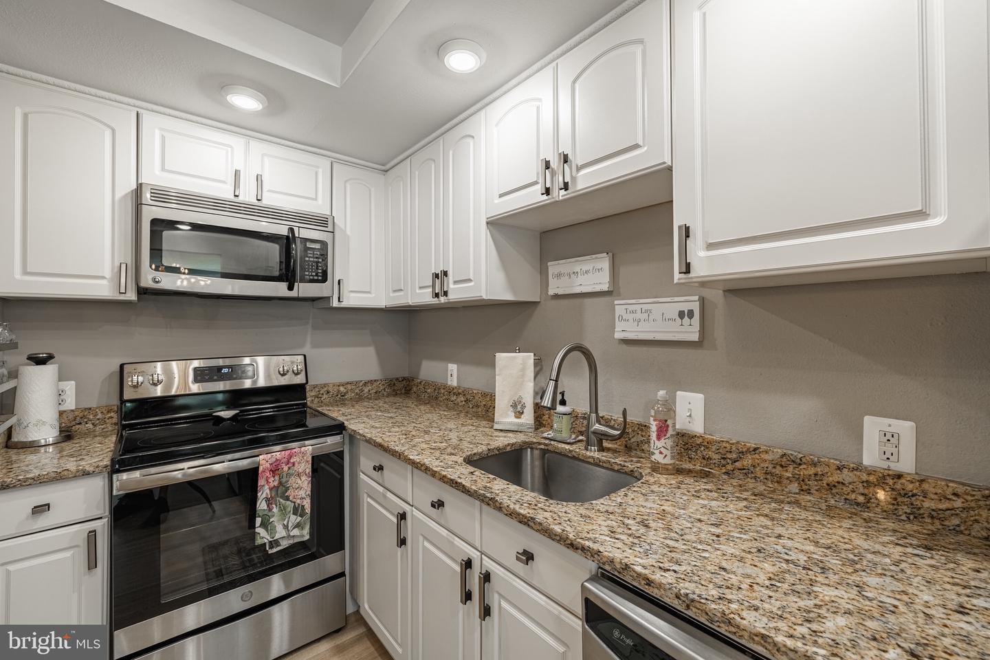 7621 PROVINCIAL DR #304, MCLEAN, Virginia 22102, 1 Bedroom Bedrooms, ,1 BathroomBathrooms,Residential,For sale,7621 PROVINCIAL DR #304,VAFX2267650 MLS # VAFX2267650 7621 PROVINCIAL DR #304, MCLEAN, Virginia 22102, 1 Bedroom Bedrooms, ,1 BathroomBathrooms,Residential,For sale,7621 PROVINCIAL DR #304,VAFX2267650 MLS # VAFX2267650