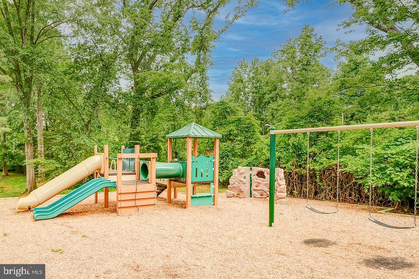 7621 PROVINCIAL DR #304, MCLEAN, Virginia 22102, 1 Bedroom Bedrooms, ,1 BathroomBathrooms,Residential,For sale,7621 PROVINCIAL DR #304,VAFX2267650 MLS # VAFX2267650 7621 PROVINCIAL DR #304, MCLEAN, Virginia 22102, 1 Bedroom Bedrooms, ,1 BathroomBathrooms,Residential,For sale,7621 PROVINCIAL DR #304,VAFX2267650 MLS # VAFX2267650