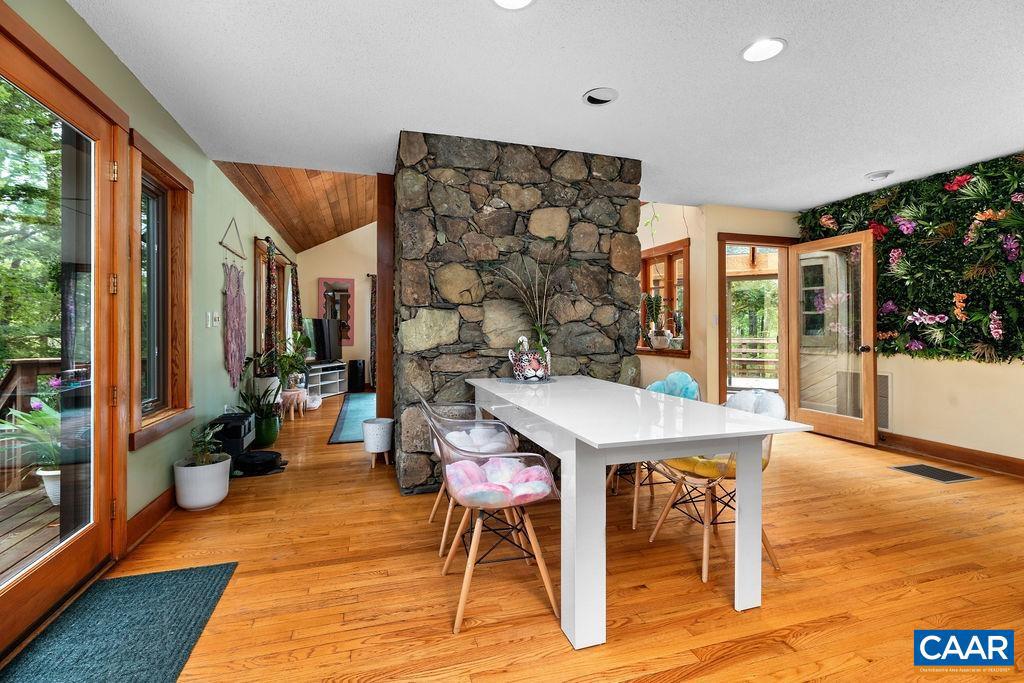 284 SHINGLE OAK LN, NELLYSFORD, Virginia 22958, 4 Bedrooms Bedrooms, ,4 BathroomsBathrooms,Residential,For sale,284 SHINGLE OAK LN,669260 MLS # 669260