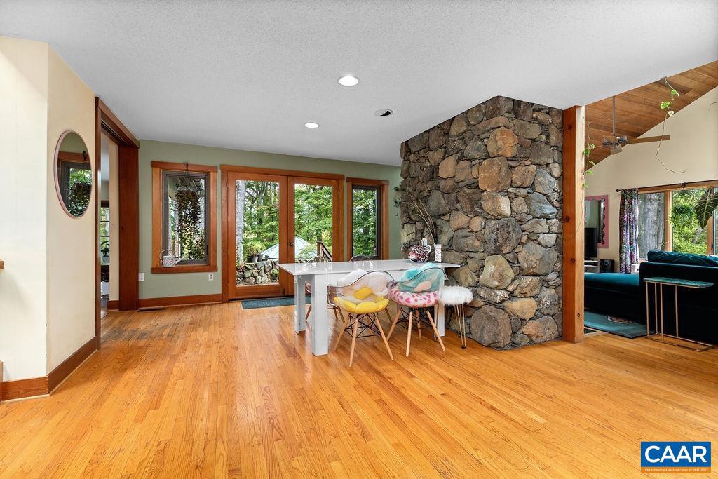 284 SHINGLE OAK LN, NELLYSFORD, Virginia 22958, 4 Bedrooms Bedrooms, ,4 BathroomsBathrooms,Residential,For sale,284 SHINGLE OAK LN,669260 MLS # 669260