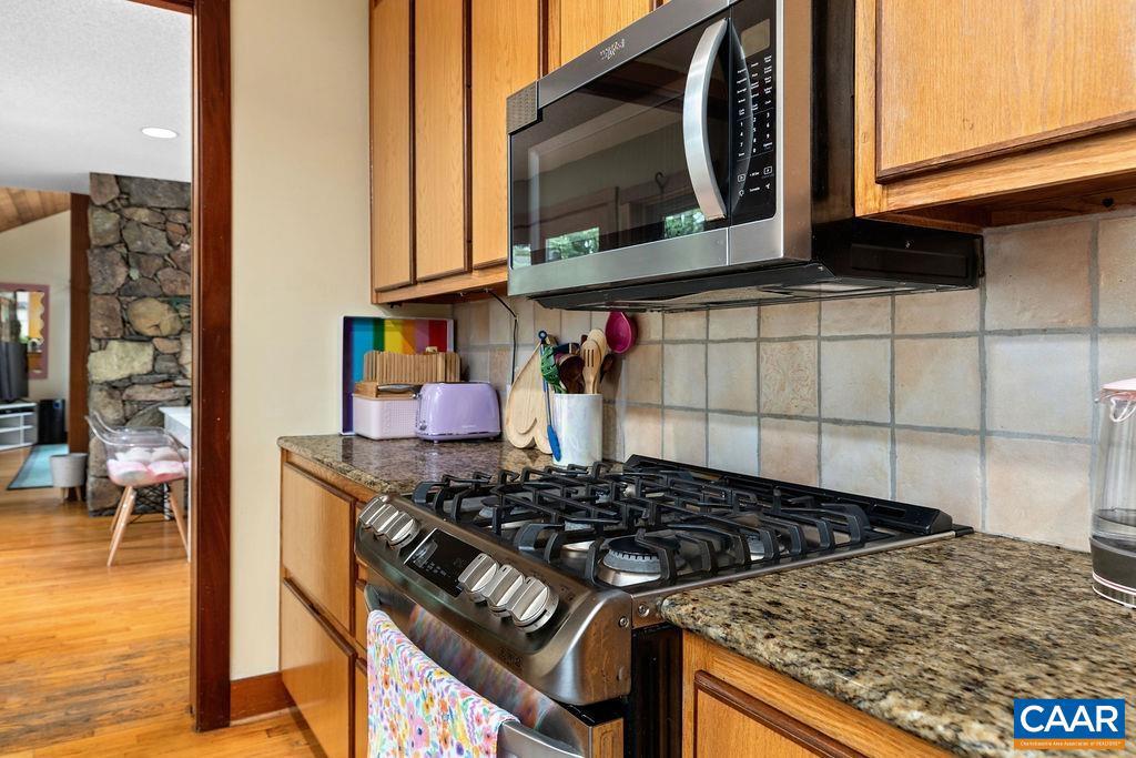 284 SHINGLE OAK LN, NELLYSFORD, Virginia 22958, 4 Bedrooms Bedrooms, ,4 BathroomsBathrooms,Residential,For sale,284 SHINGLE OAK LN,669260 MLS # 669260