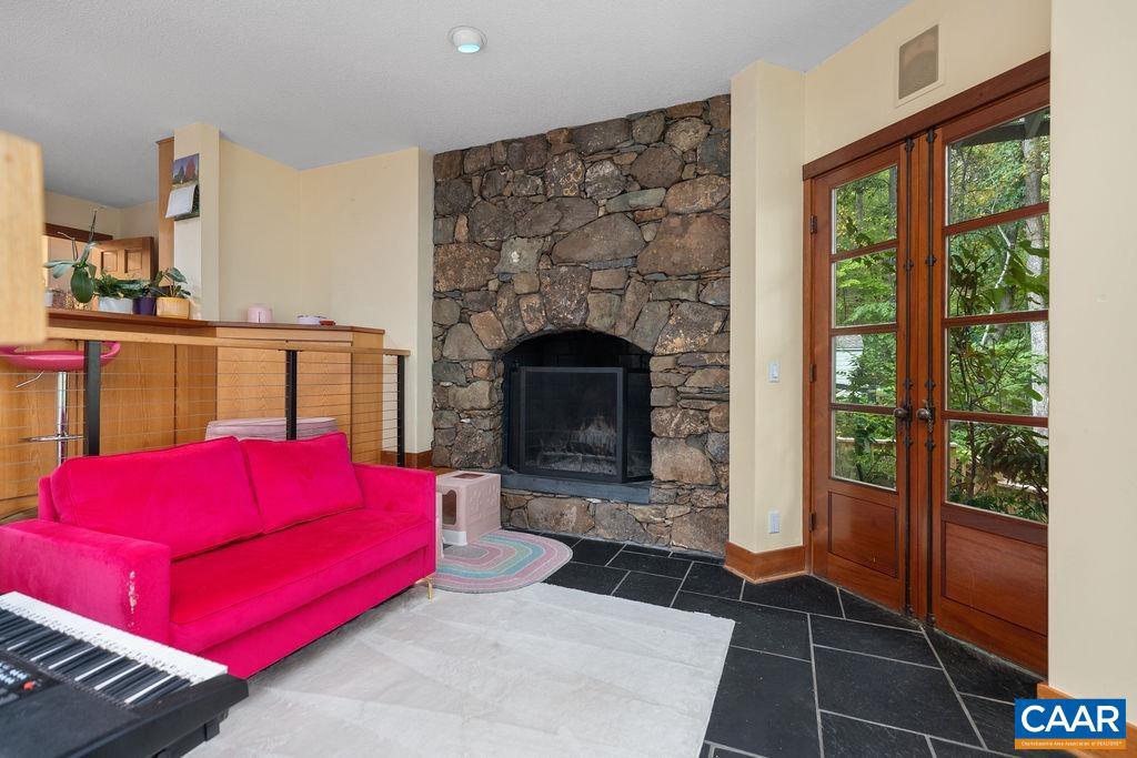 284 SHINGLE OAK LN, NELLYSFORD, Virginia 22958, 4 Bedrooms Bedrooms, ,4 BathroomsBathrooms,Residential,For sale,284 SHINGLE OAK LN,669260 MLS # 669260