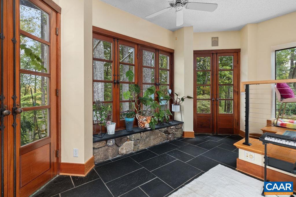 284 SHINGLE OAK LN, NELLYSFORD, Virginia 22958, 4 Bedrooms Bedrooms, ,4 BathroomsBathrooms,Residential,For sale,284 SHINGLE OAK LN,669260 MLS # 669260