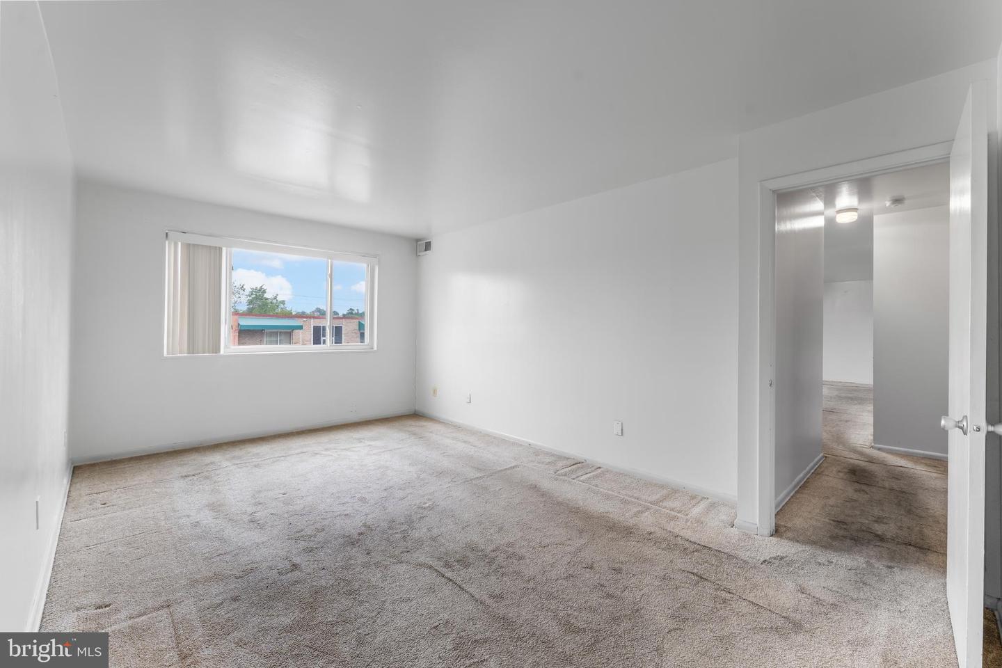 4270 EAST CAPITOL ST NE #301, WASHINGTON, District Of Columbia 20019, 2 Bedrooms Bedrooms, ,1 BathroomBathrooms,Residential,For sale,4270 EAST CAPITOL ST NE #301,DCDC2224050 MLS # DCDC2224050