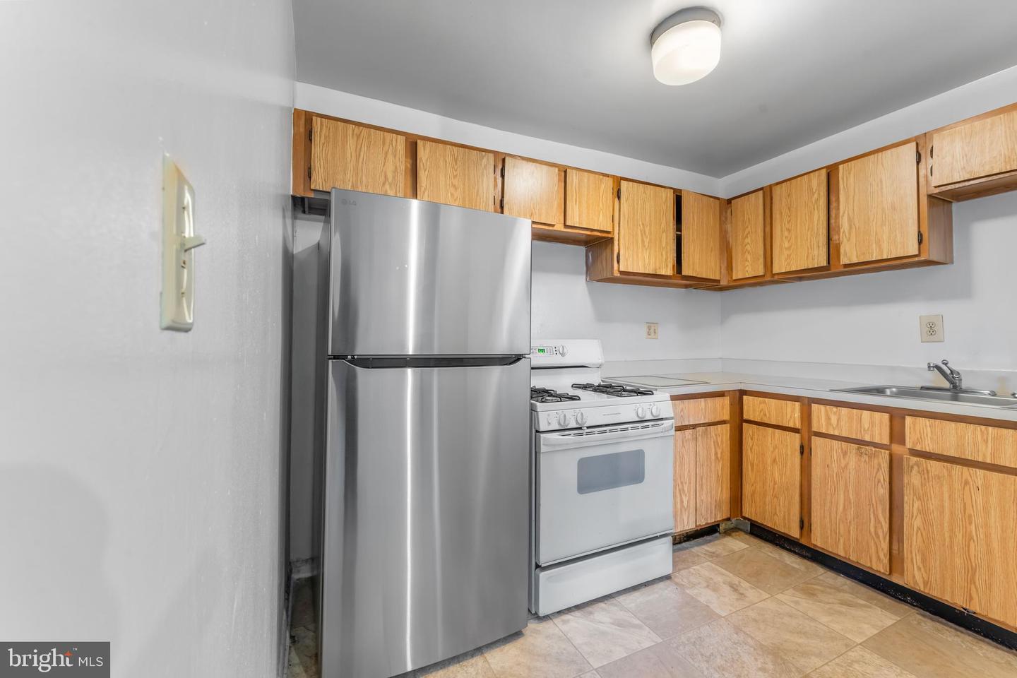 4270 EAST CAPITOL ST NE #301, WASHINGTON, District Of Columbia 20019, 2 Bedrooms Bedrooms, ,1 BathroomBathrooms,Residential,For sale,4270 EAST CAPITOL ST NE #301,DCDC2224050 MLS # DCDC2224050