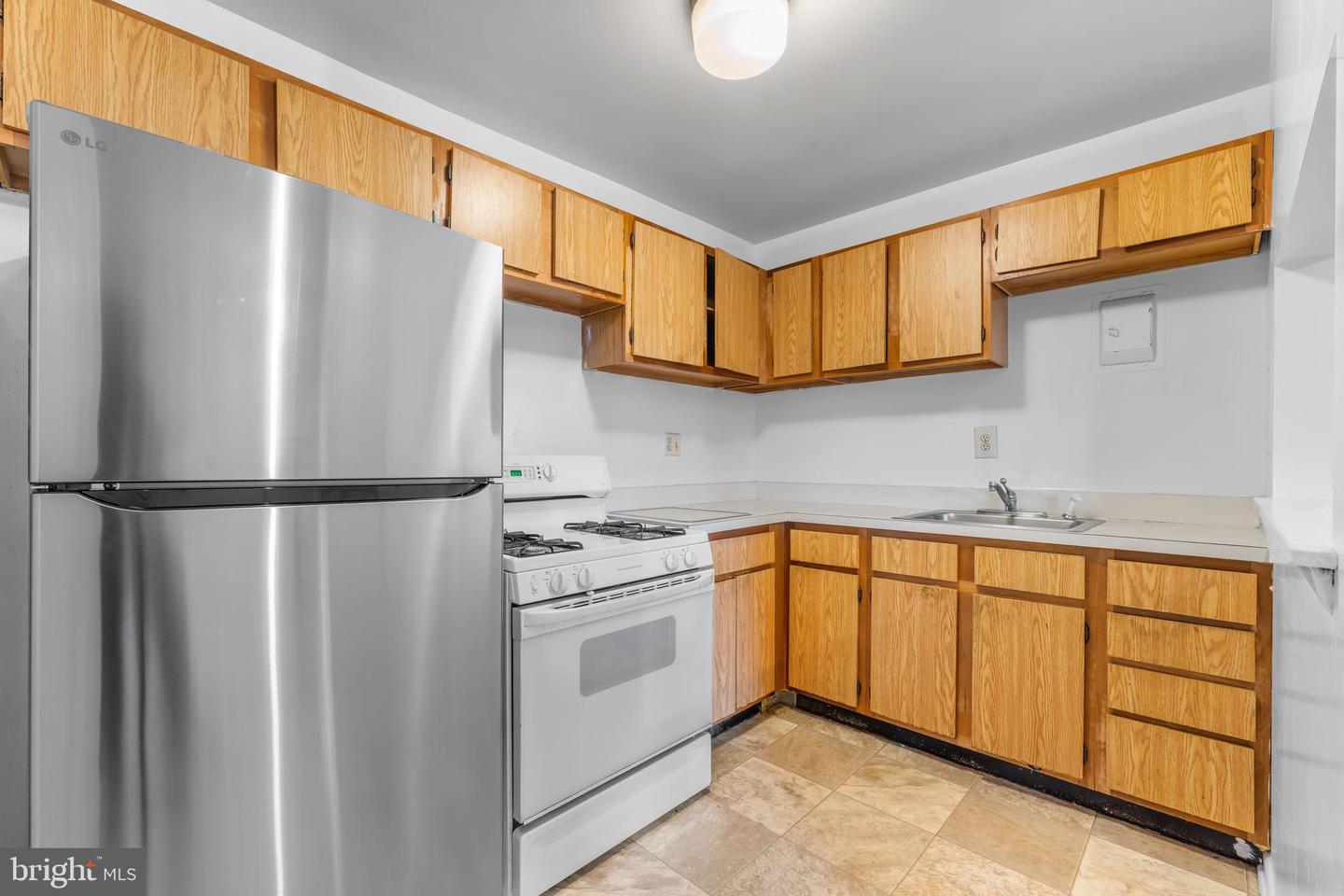 4270 EAST CAPITOL ST NE #301, WASHINGTON, District Of Columbia 20019, 2 Bedrooms Bedrooms, ,1 BathroomBathrooms,Residential,For sale,4270 EAST CAPITOL ST NE #301,DCDC2224050 MLS # DCDC2224050