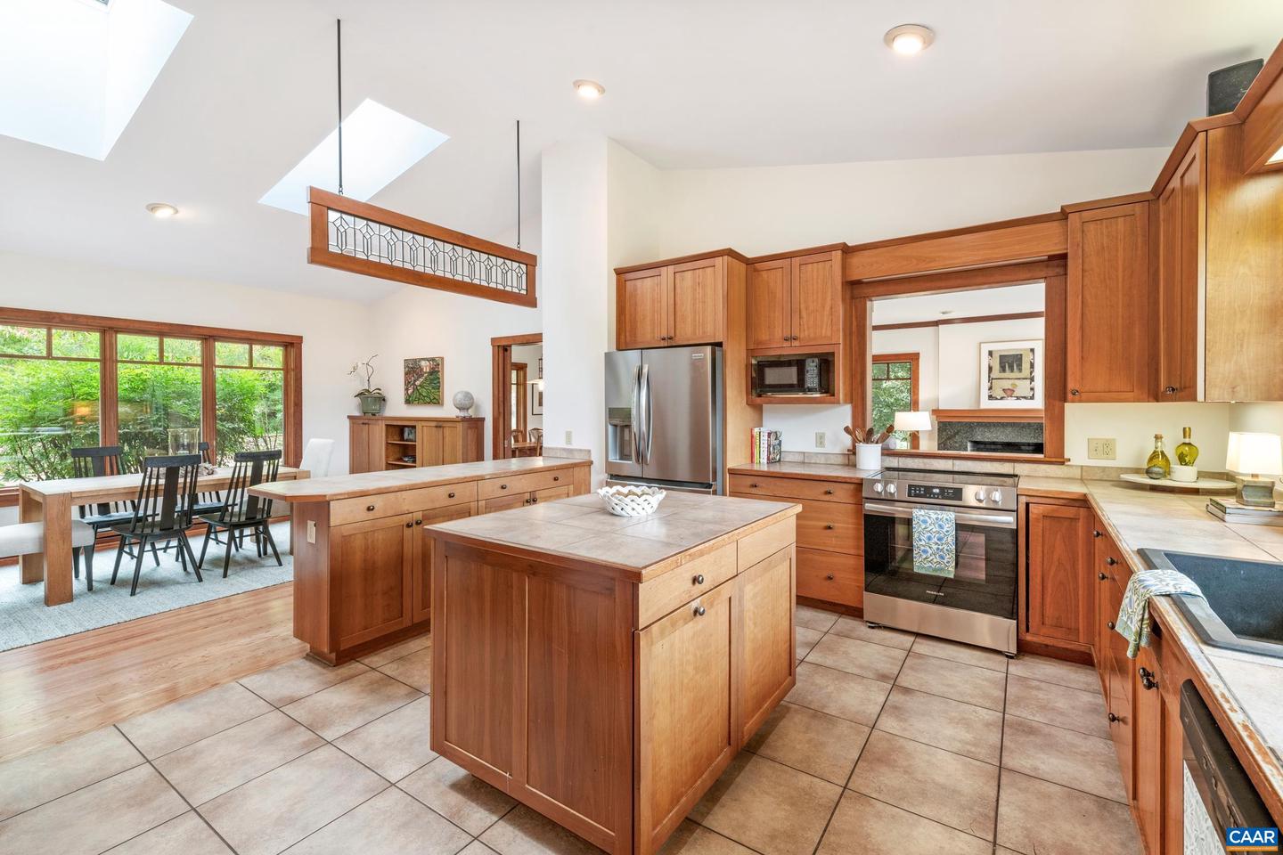 6585 FOXCLIFF LN, CROZET, Virginia 22932, 5 Bedrooms Bedrooms, ,4 BathroomsBathrooms,Residential,For sale,6585 FOXCLIFF LN,669338 MLS # 669338