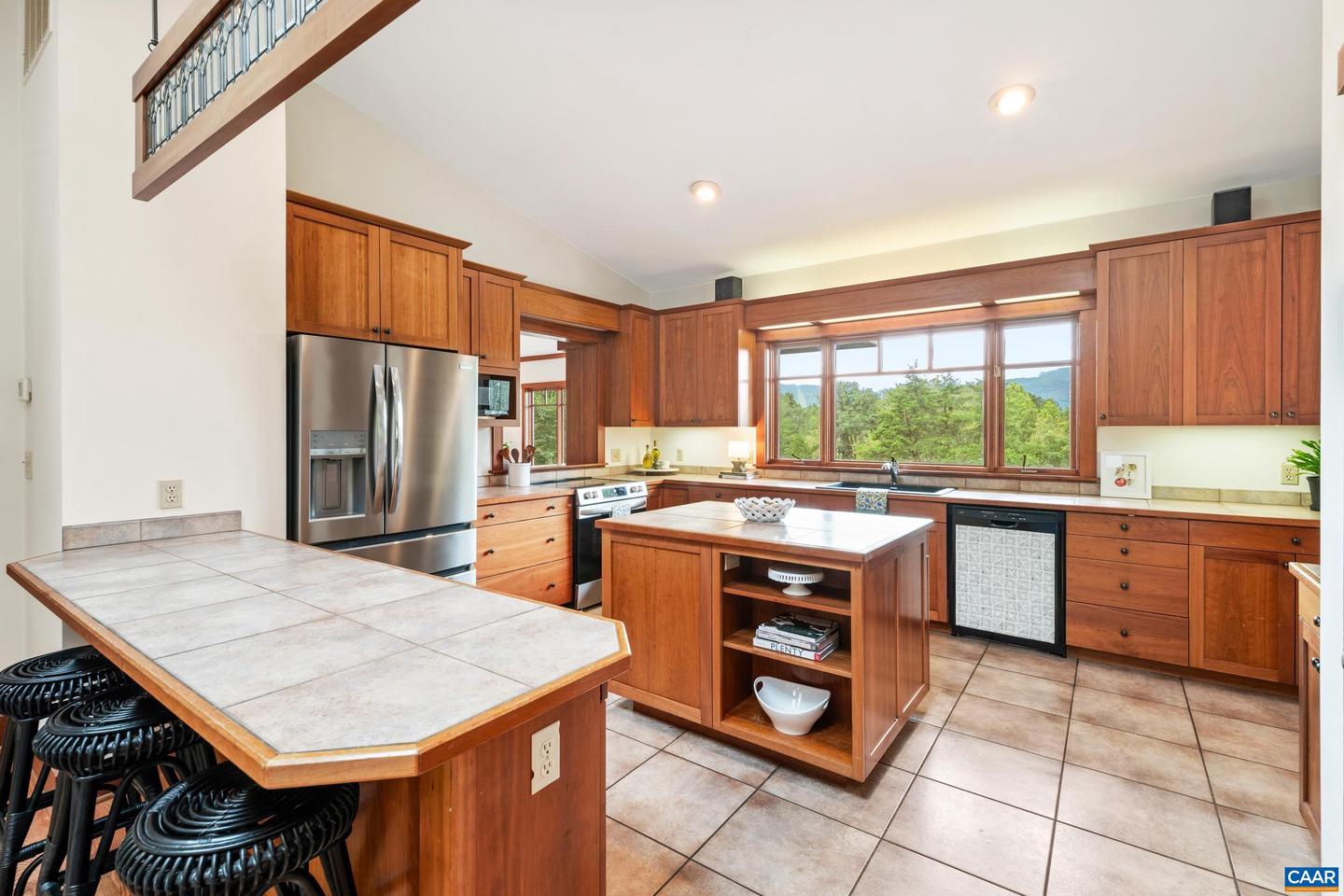 6585 FOXCLIFF LN, CROZET, Virginia 22932, 5 Bedrooms Bedrooms, ,4 BathroomsBathrooms,Residential,For sale,6585 FOXCLIFF LN,669338 MLS # 669338
