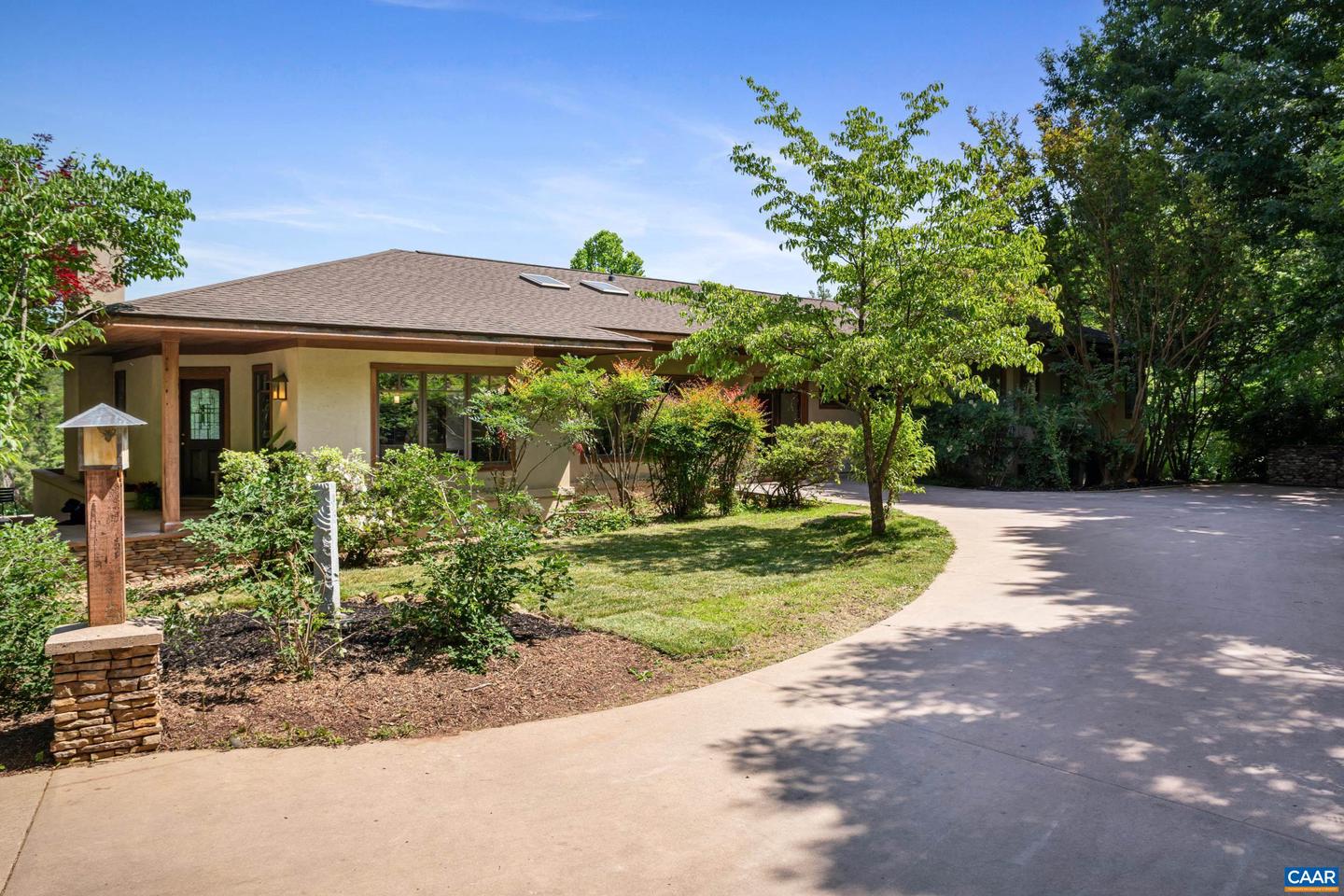 6585 FOXCLIFF LN, CROZET, Virginia 22932, 5 Bedrooms Bedrooms, ,4 BathroomsBathrooms,Residential,For sale,6585 FOXCLIFF LN,669338 MLS # 669338