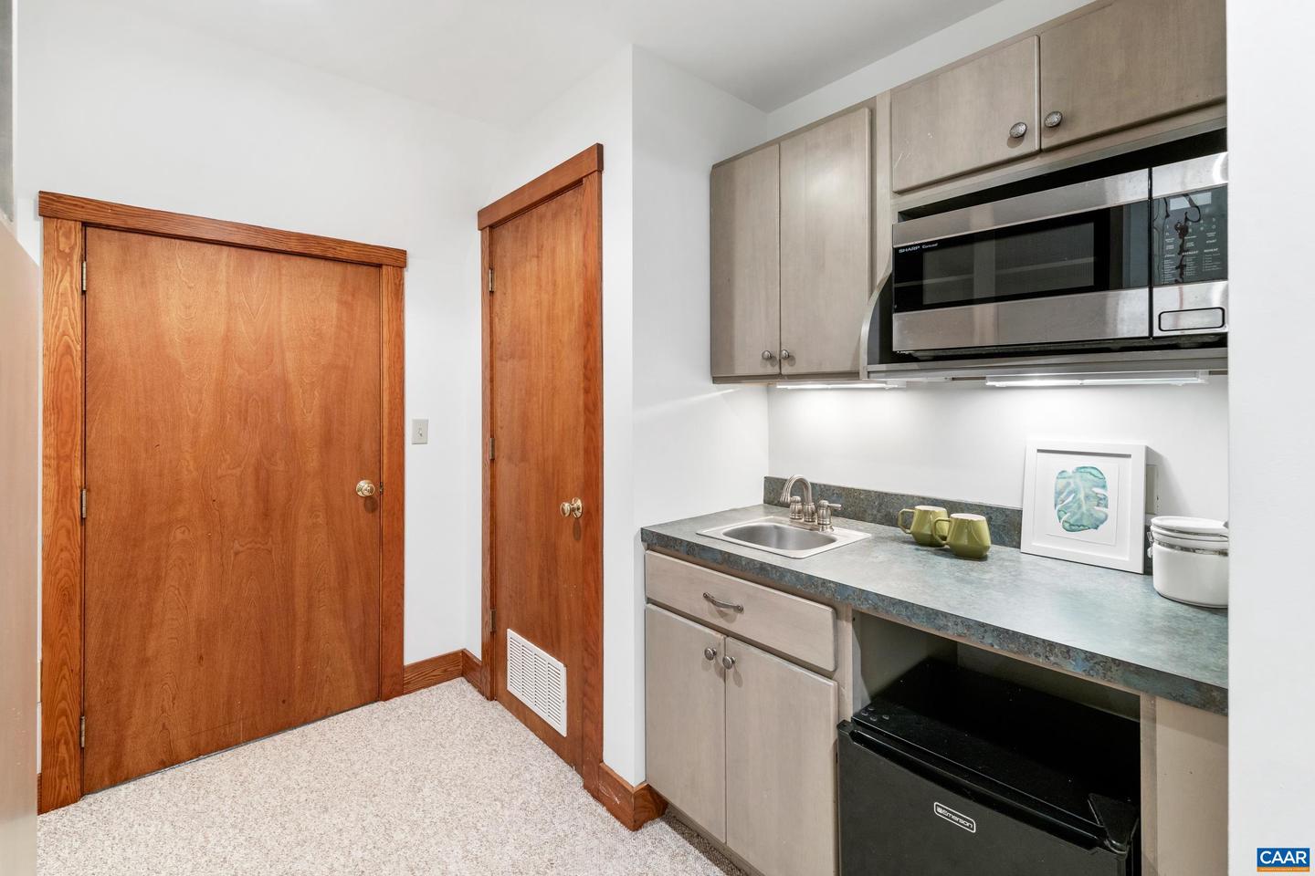 6585 FOXCLIFF LN, CROZET, Virginia 22932, 5 Bedrooms Bedrooms, ,4 BathroomsBathrooms,Residential,For sale,6585 FOXCLIFF LN,669338 MLS # 669338
