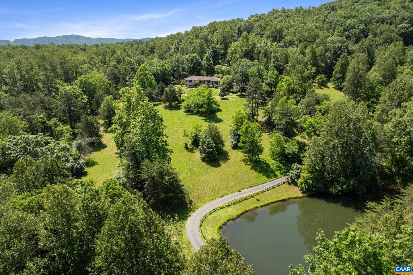 6585 FOXCLIFF LN, CROZET, Virginia 22932, 5 Bedrooms Bedrooms, ,4 BathroomsBathrooms,Residential,For sale,6585 FOXCLIFF LN,669338 MLS # 669338