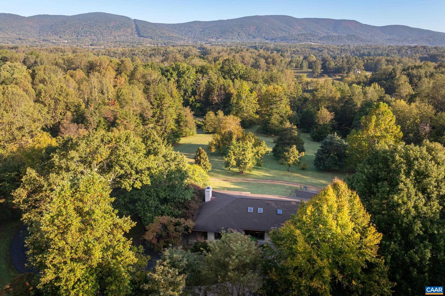 6585 FOXCLIFF LN, CROZET, Virginia 22932, 5 Bedrooms Bedrooms, ,4 BathroomsBathrooms,Residential,For sale,6585 FOXCLIFF LN,669338 MLS # 669338