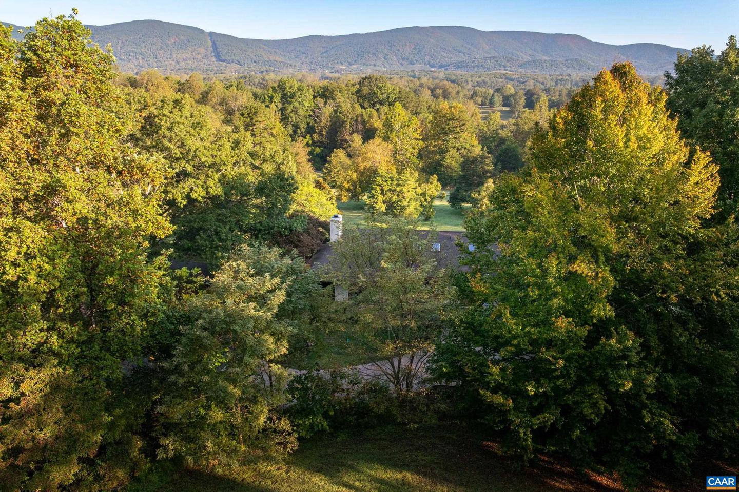 6585 FOXCLIFF LN, CROZET, Virginia 22932, 5 Bedrooms Bedrooms, ,4 BathroomsBathrooms,Residential,For sale,6585 FOXCLIFF LN,669338 MLS # 669338