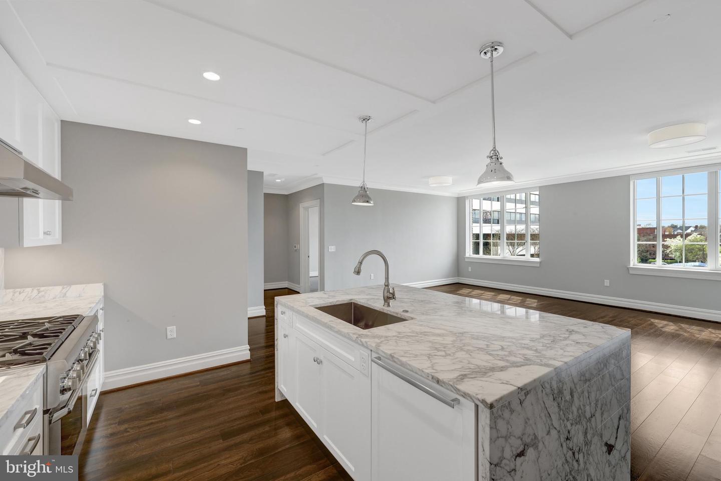 6900 FLEETWOOD RD #322, MCLEAN, Virginia 22101, 2 Bedrooms Bedrooms, ,2 BathroomsBathrooms,Residential,For sale,6900 FLEETWOOD RD #322,VAFX2224580 MLS # VAFX2224580