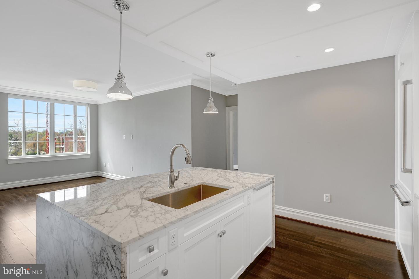 6900 FLEETWOOD RD #322, MCLEAN, Virginia 22101, 2 Bedrooms Bedrooms, ,2 BathroomsBathrooms,Residential,For sale,6900 FLEETWOOD RD #322,VAFX2224580 MLS # VAFX2224580