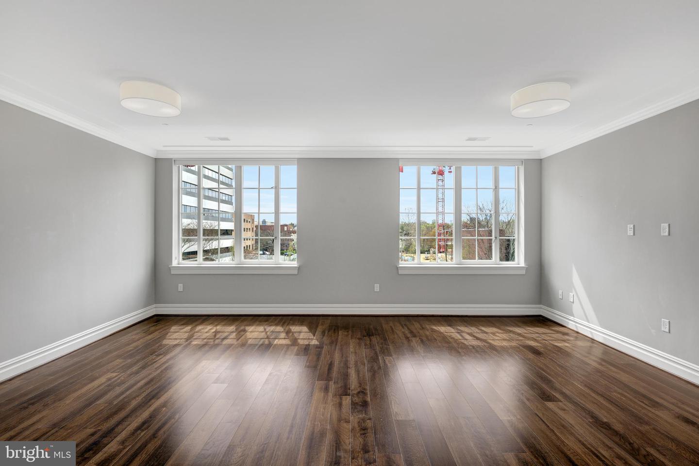 6900 FLEETWOOD RD #322, MCLEAN, Virginia 22101, 2 Bedrooms Bedrooms, ,2 BathroomsBathrooms,Residential,For sale,6900 FLEETWOOD RD #322,VAFX2224580 MLS # VAFX2224580