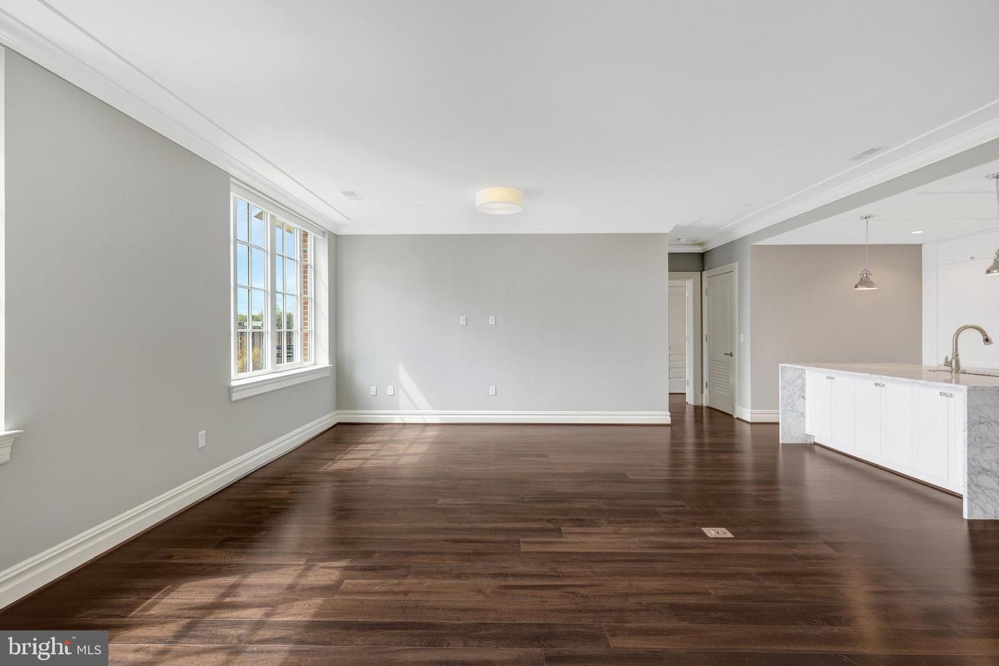 6900 FLEETWOOD RD #322, MCLEAN, Virginia 22101, 2 Bedrooms Bedrooms, ,2 BathroomsBathrooms,Residential,For sale,6900 FLEETWOOD RD #322,VAFX2224580 MLS # VAFX2224580