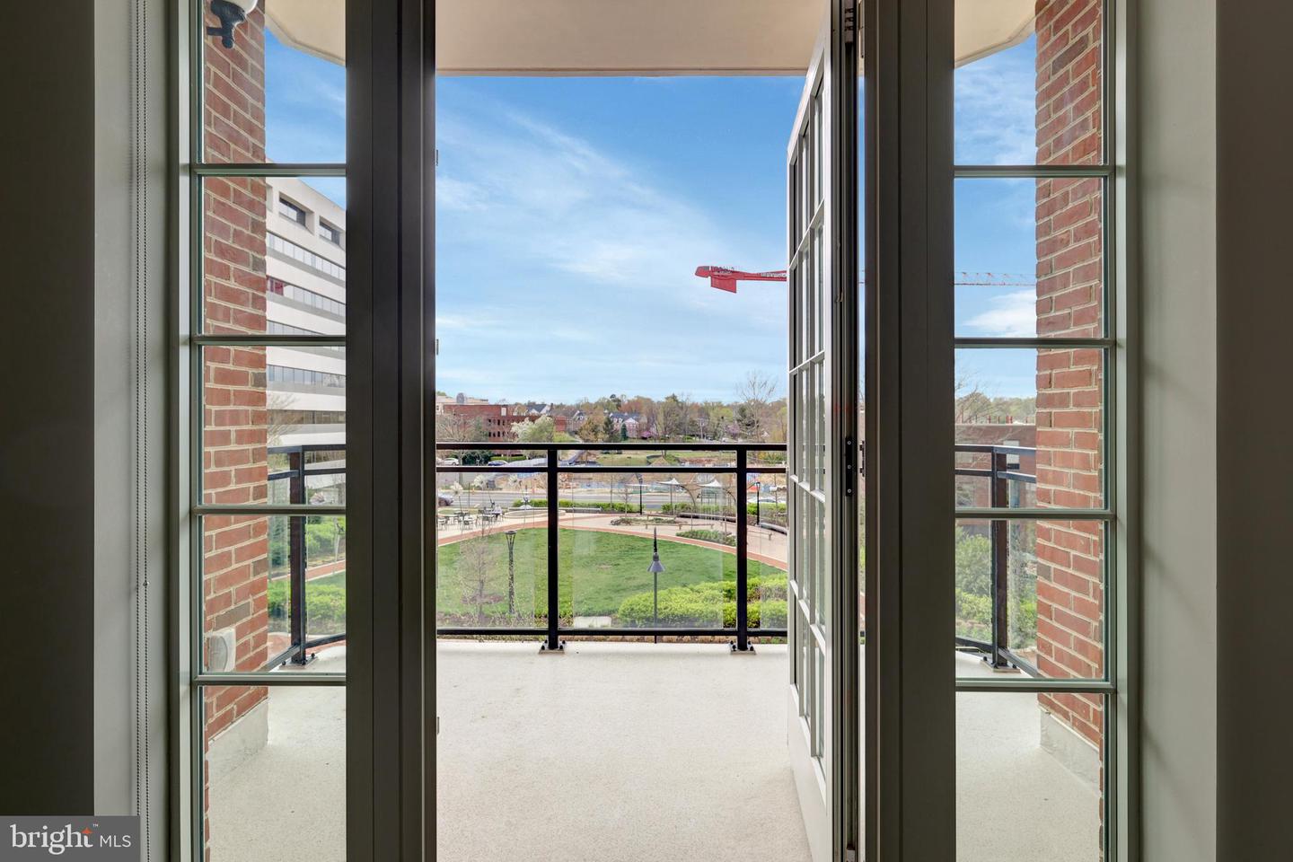 6900 FLEETWOOD RD #322, MCLEAN, Virginia 22101, 2 Bedrooms Bedrooms, ,2 BathroomsBathrooms,Residential,For sale,6900 FLEETWOOD RD #322,VAFX2224580 MLS # VAFX2224580