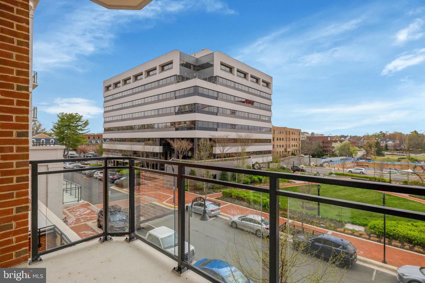 6900 FLEETWOOD RD #322, MCLEAN, Virginia 22101, 2 Bedrooms Bedrooms, ,2 BathroomsBathrooms,Residential,For sale,6900 FLEETWOOD RD #322,VAFX2224580 MLS # VAFX2224580