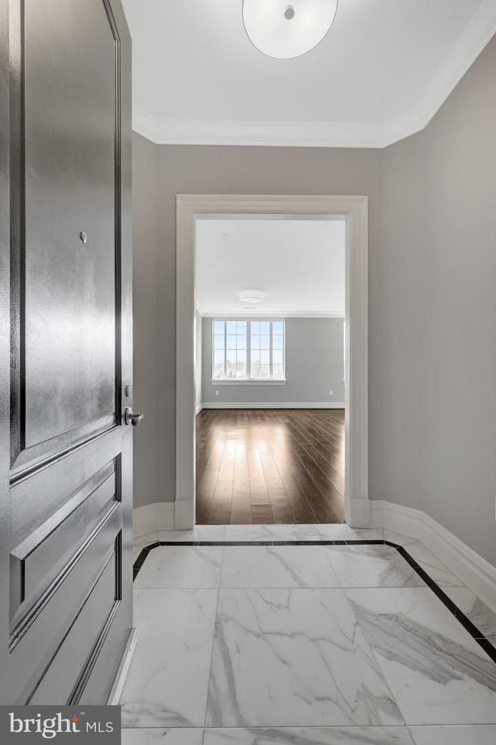 6900 FLEETWOOD RD #322, MCLEAN, Virginia 22101, 2 Bedrooms Bedrooms, ,2 BathroomsBathrooms,Residential,For sale,6900 FLEETWOOD RD #322,VAFX2224580 MLS # VAFX2224580