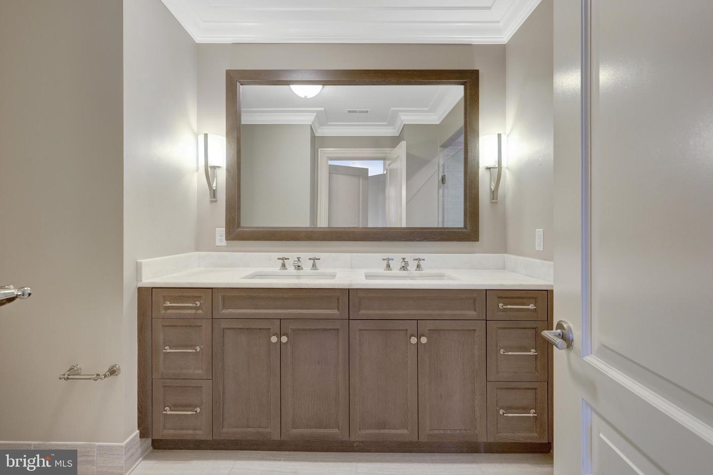 6900 FLEETWOOD RD #322, MCLEAN, Virginia 22101, 2 Bedrooms Bedrooms, ,2 BathroomsBathrooms,Residential,For sale,6900 FLEETWOOD RD #322,VAFX2224580 MLS # VAFX2224580