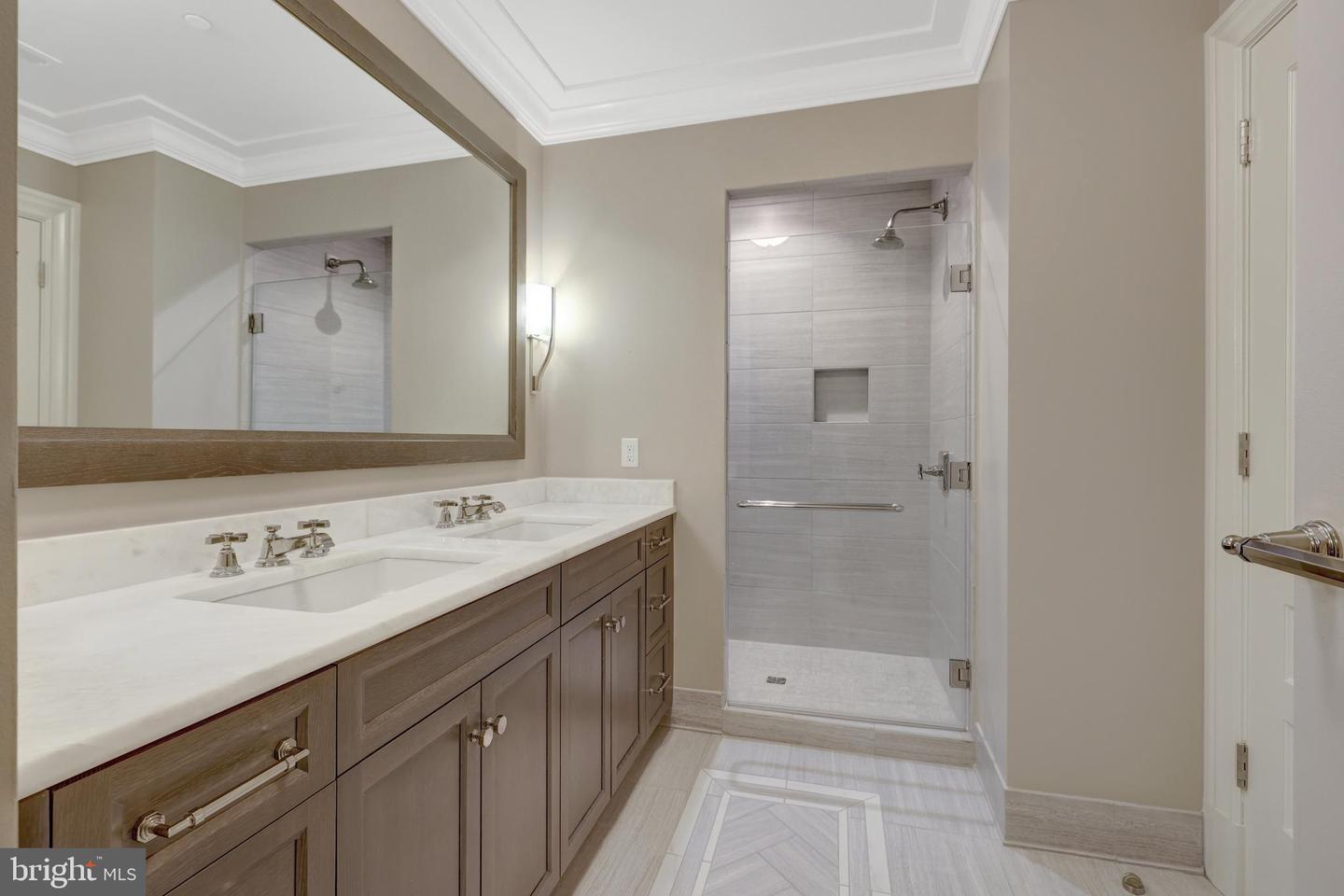 6900 FLEETWOOD RD #322, MCLEAN, Virginia 22101, 2 Bedrooms Bedrooms, ,2 BathroomsBathrooms,Residential,For sale,6900 FLEETWOOD RD #322,VAFX2224580 MLS # VAFX2224580