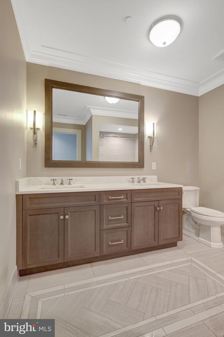 6900 FLEETWOOD RD #322, MCLEAN, Virginia 22101, 2 Bedrooms Bedrooms, ,2 BathroomsBathrooms,Residential,For sale,6900 FLEETWOOD RD #322,VAFX2224580 MLS # VAFX2224580