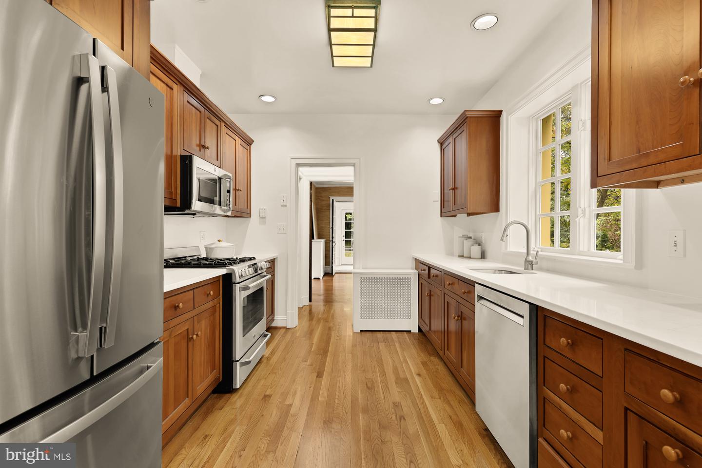 5201 38TH ST NW, WASHINGTON, District Of Columbia 20015, 6 Bedrooms Bedrooms, ,4 BathroomsBathrooms,Residential,For sale,5201 38TH ST NW,DCDC2207856 MLS # DCDC2207856