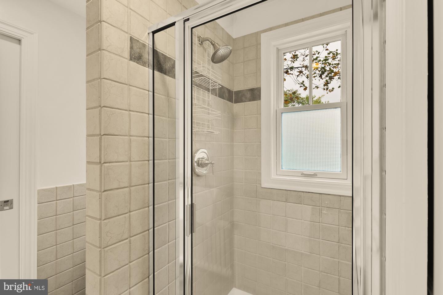 5201 38TH ST NW, WASHINGTON, District Of Columbia 20015, 6 Bedrooms Bedrooms, ,4 BathroomsBathrooms,Residential,For sale,5201 38TH ST NW,DCDC2207856 MLS # DCDC2207856