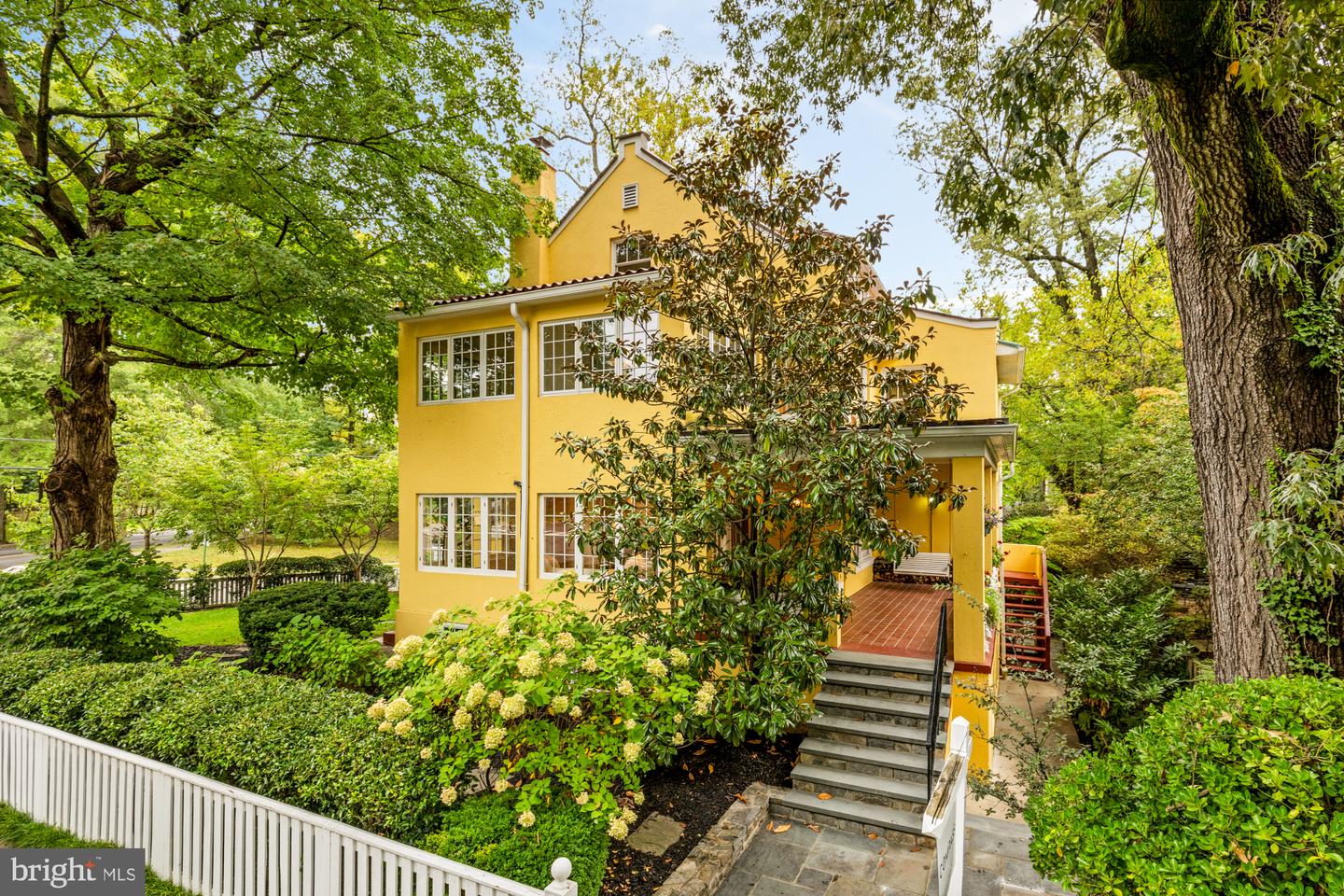 5201 38TH ST NW, WASHINGTON, District Of Columbia 20015, 6 Bedrooms Bedrooms, ,4 BathroomsBathrooms,Residential,For sale,5201 38TH ST NW,DCDC2207856 MLS # DCDC2207856
