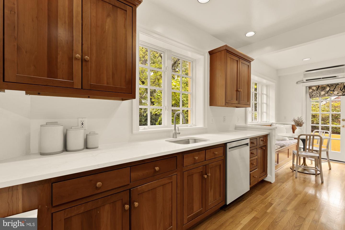 5201 38TH ST NW, WASHINGTON, District Of Columbia 20015, 6 Bedrooms Bedrooms, ,4 BathroomsBathrooms,Residential,For sale,5201 38TH ST NW,DCDC2207856 MLS # DCDC2207856