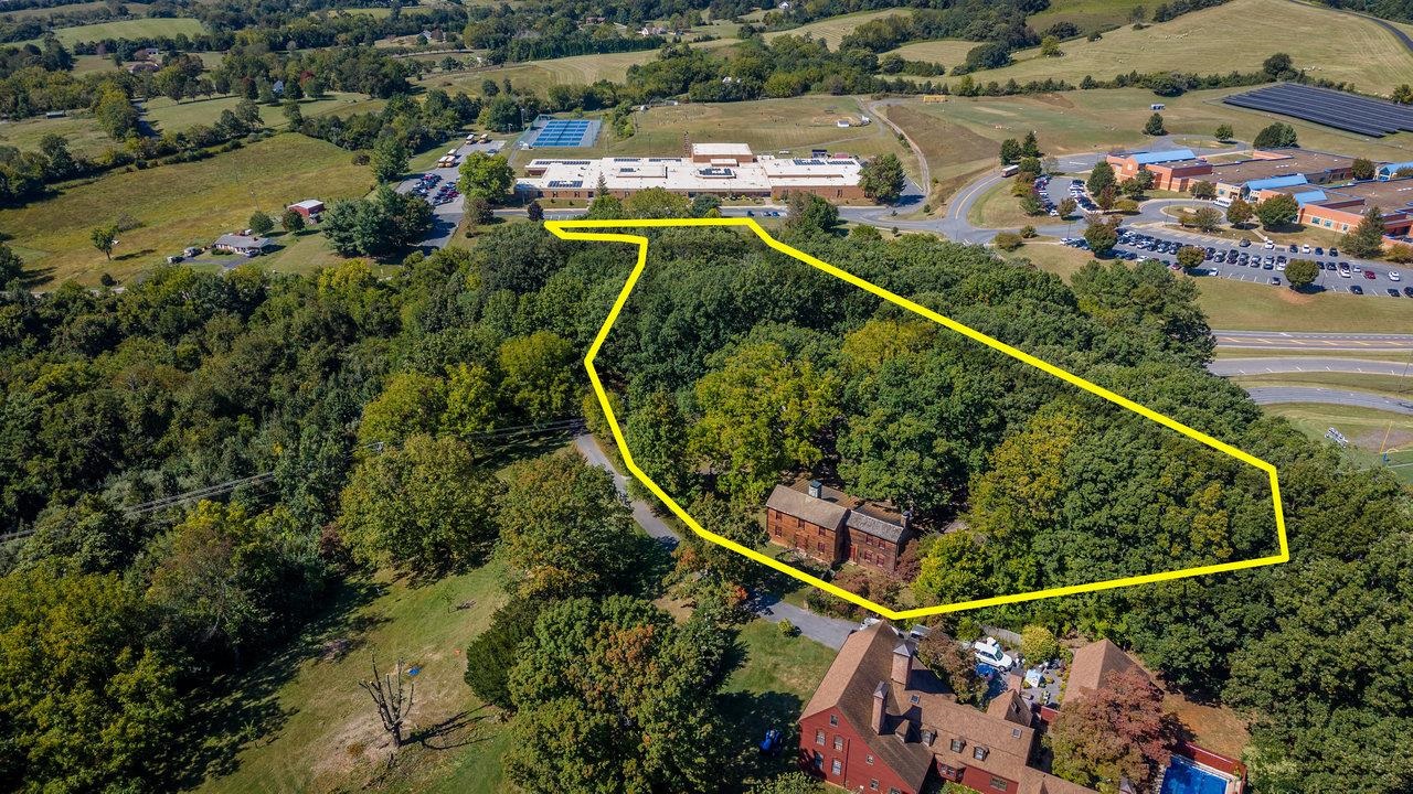 145 FORT DEFIANCE RD, FORT DEFIANCE, Virginia 24437, 4 Bedrooms Bedrooms, ,4 BathroomsBathrooms,Residential,145 FORT DEFIANCE RD,669363 MLS # 669363
